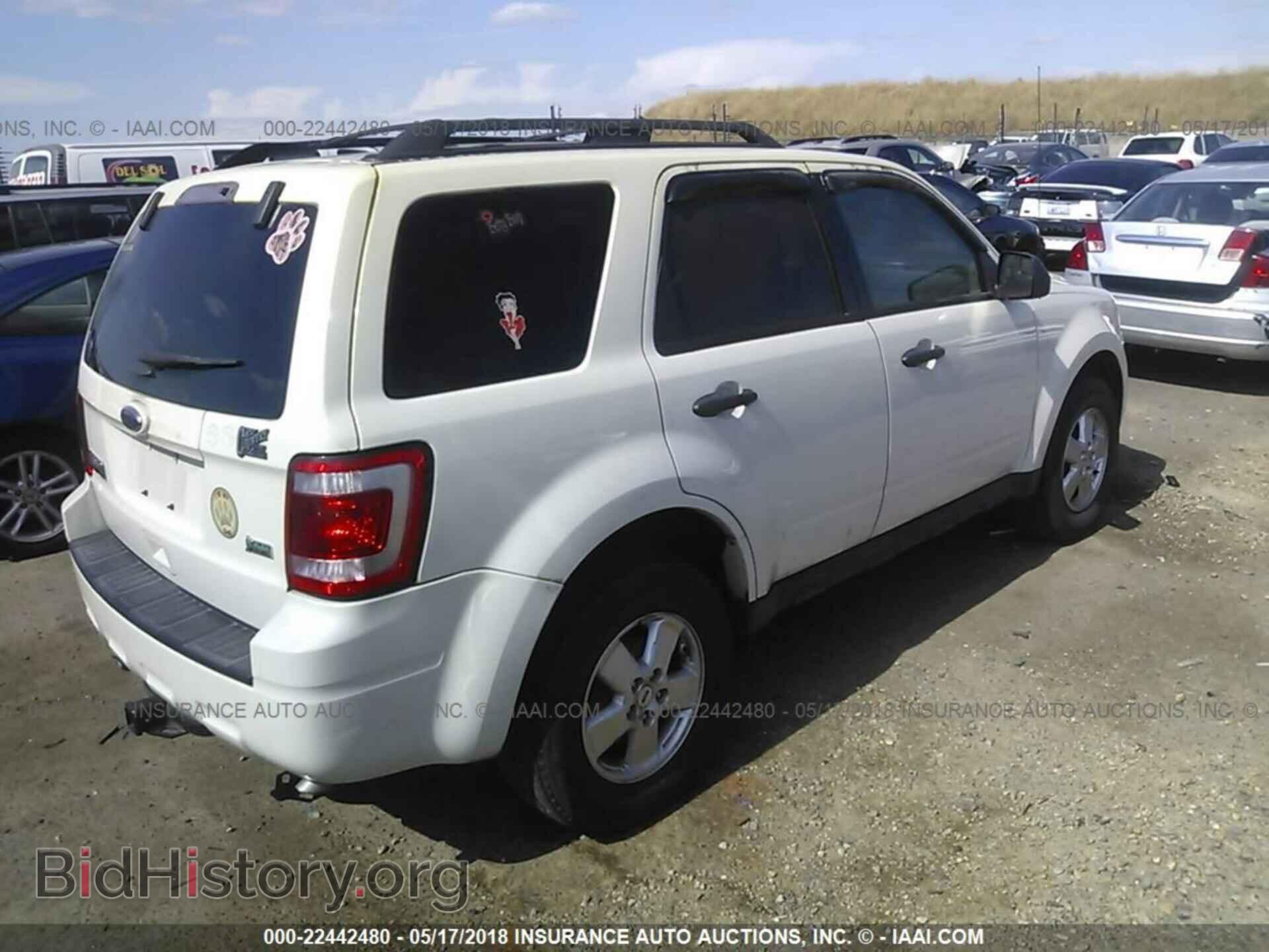 2011 Ford Escape - VIN: 1FMCU0DG0BKB30209 - Photo 4