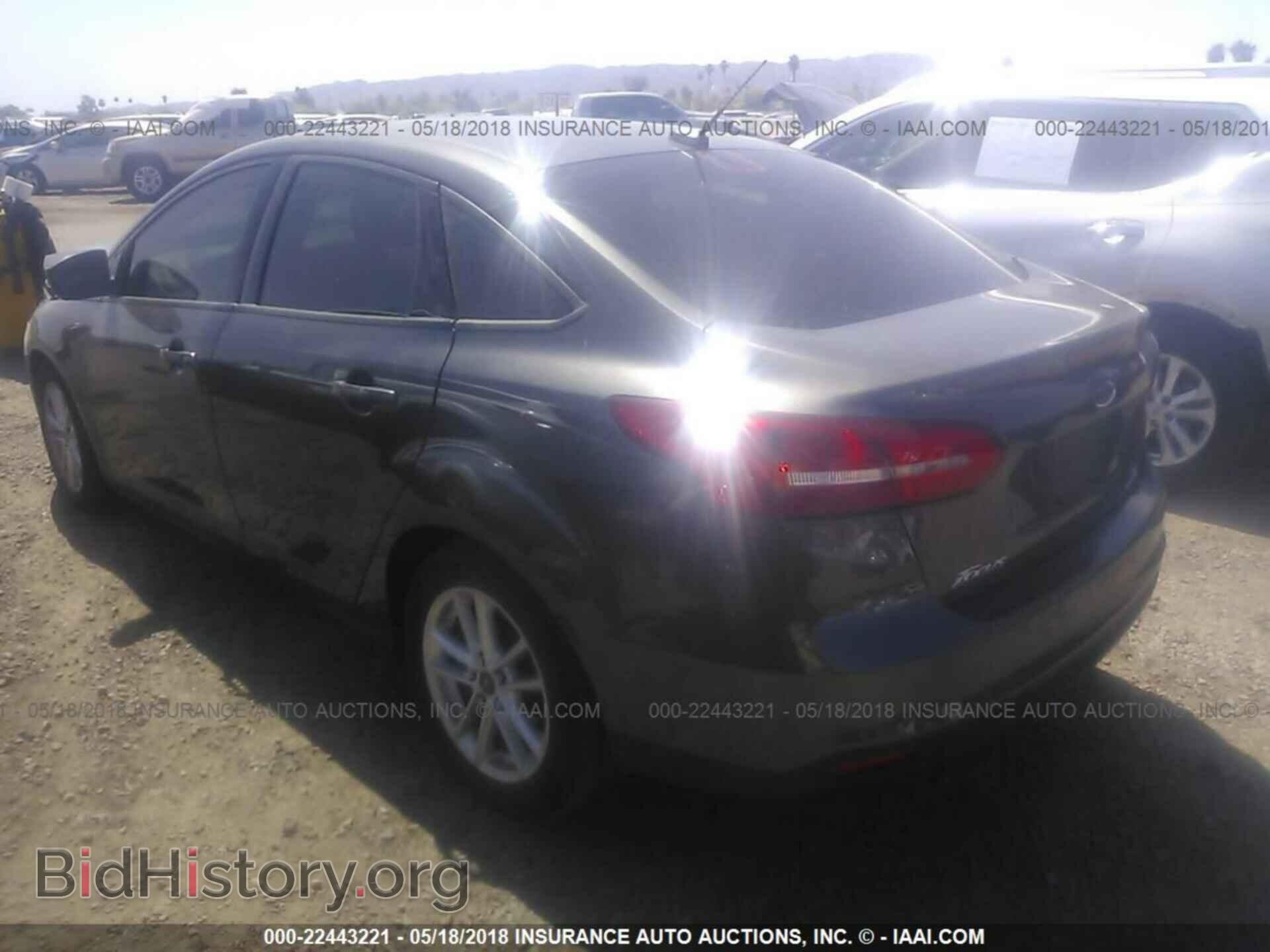 2016 Ford Focus - VIN: 1FADP3F20GL230496 - Photo 3