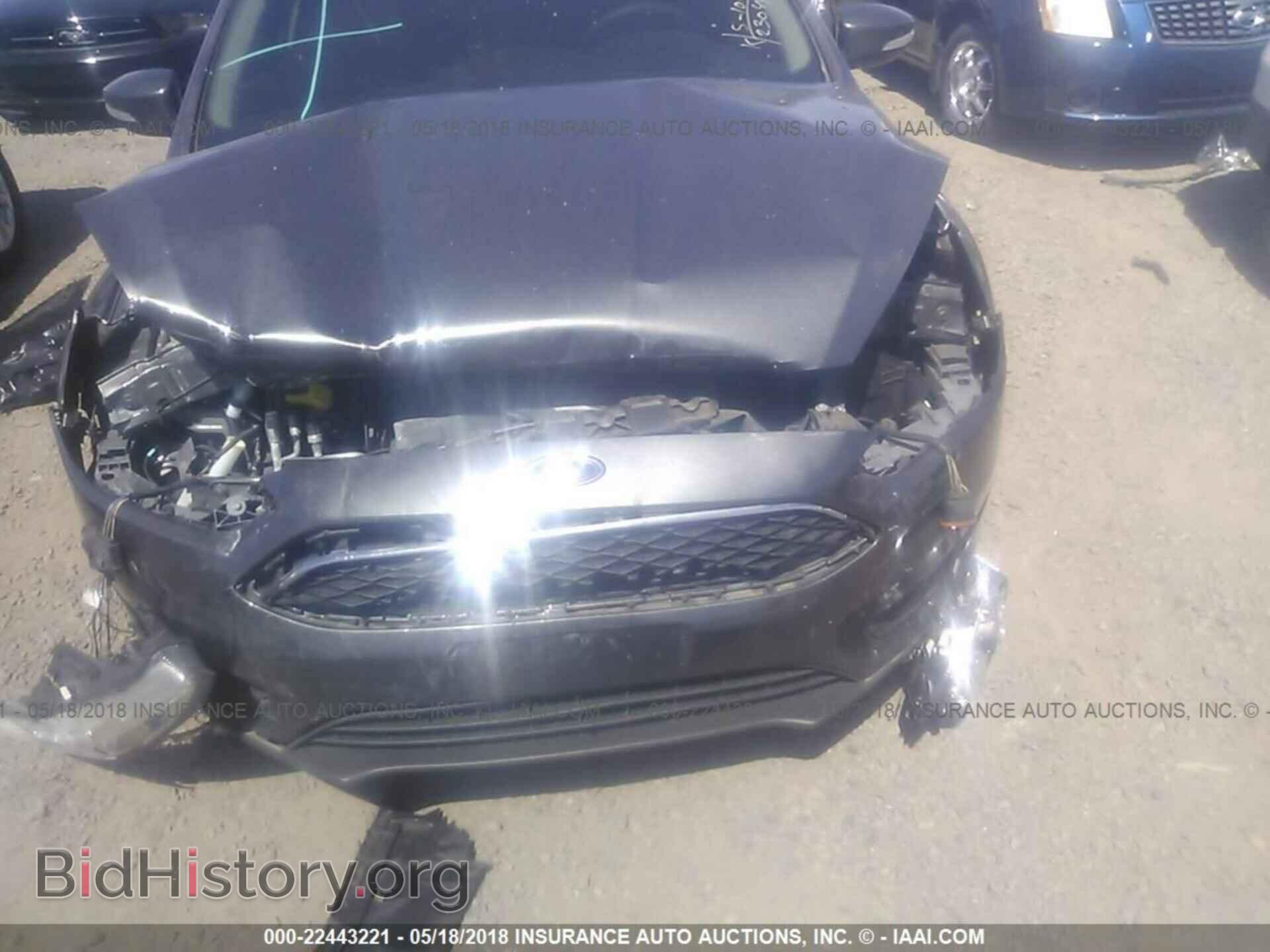 2016 Ford Focus - VIN: 1FADP3F20GL230496 - Photo 6