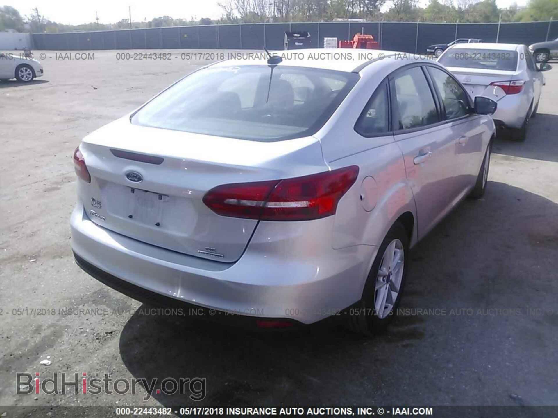 2016 Ford Focus - VIN: 1FADP3F22GL377564 - Photo 4