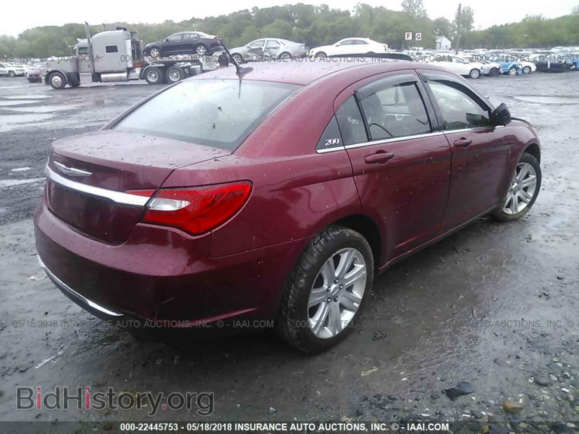 2011 Chrysler 200 - VIN: 1C3BC1FB3BN581373 - Photo 4