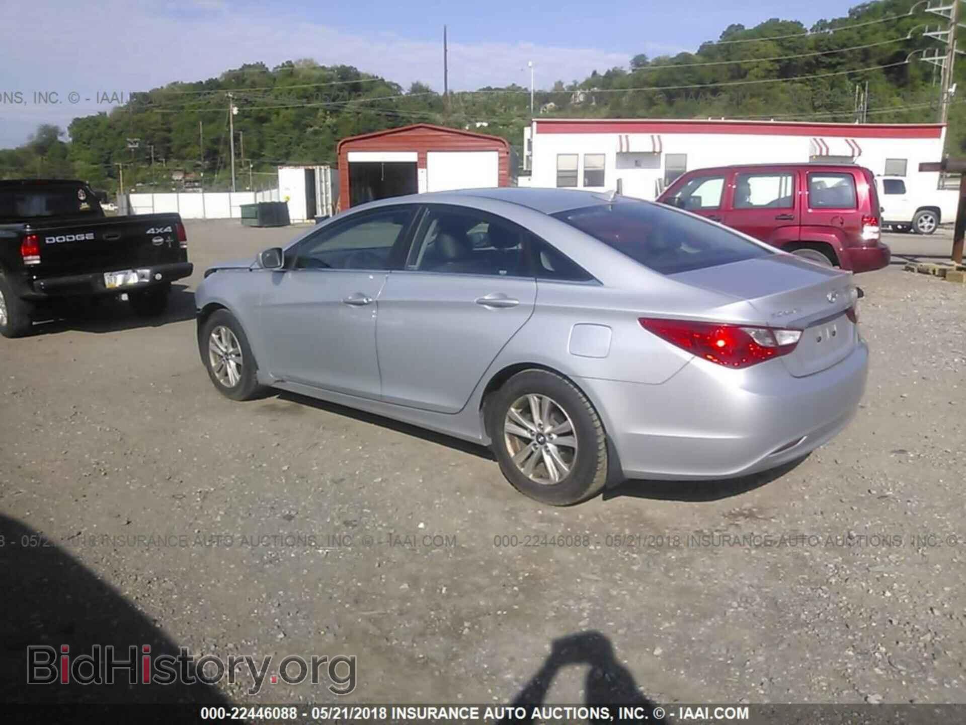 2012 Hyundai Sonata - VIN: 5NPEB4AC3CH372097 - Photo 3