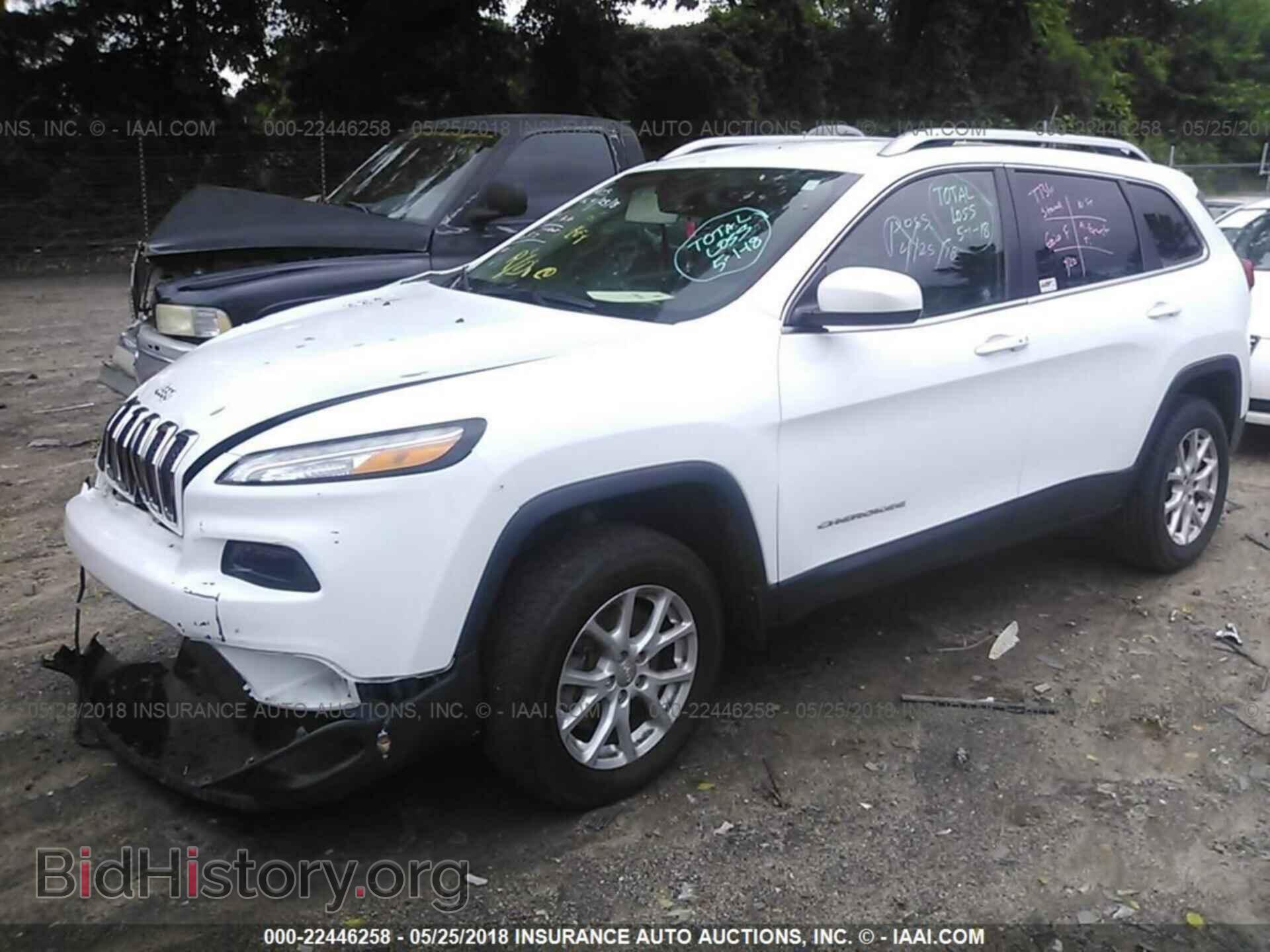 2014 Jeep Cherokee - VIN: 1C4PJMCS2EW177752 - Photo 2