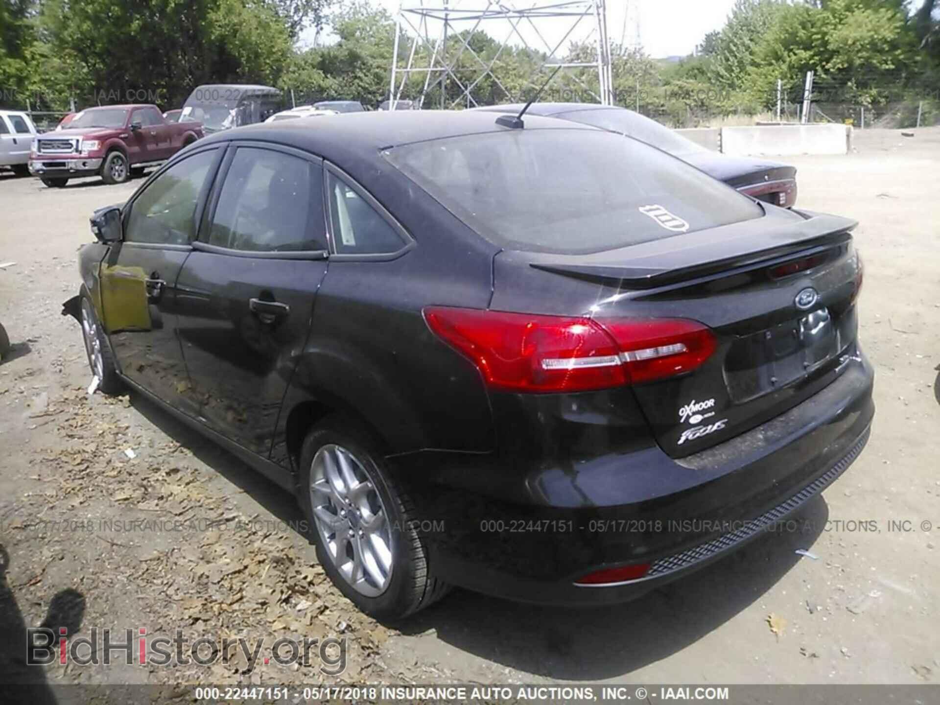 2015 Ford Focus - VIN: 1FADP3F26FL283671 - Photo 3