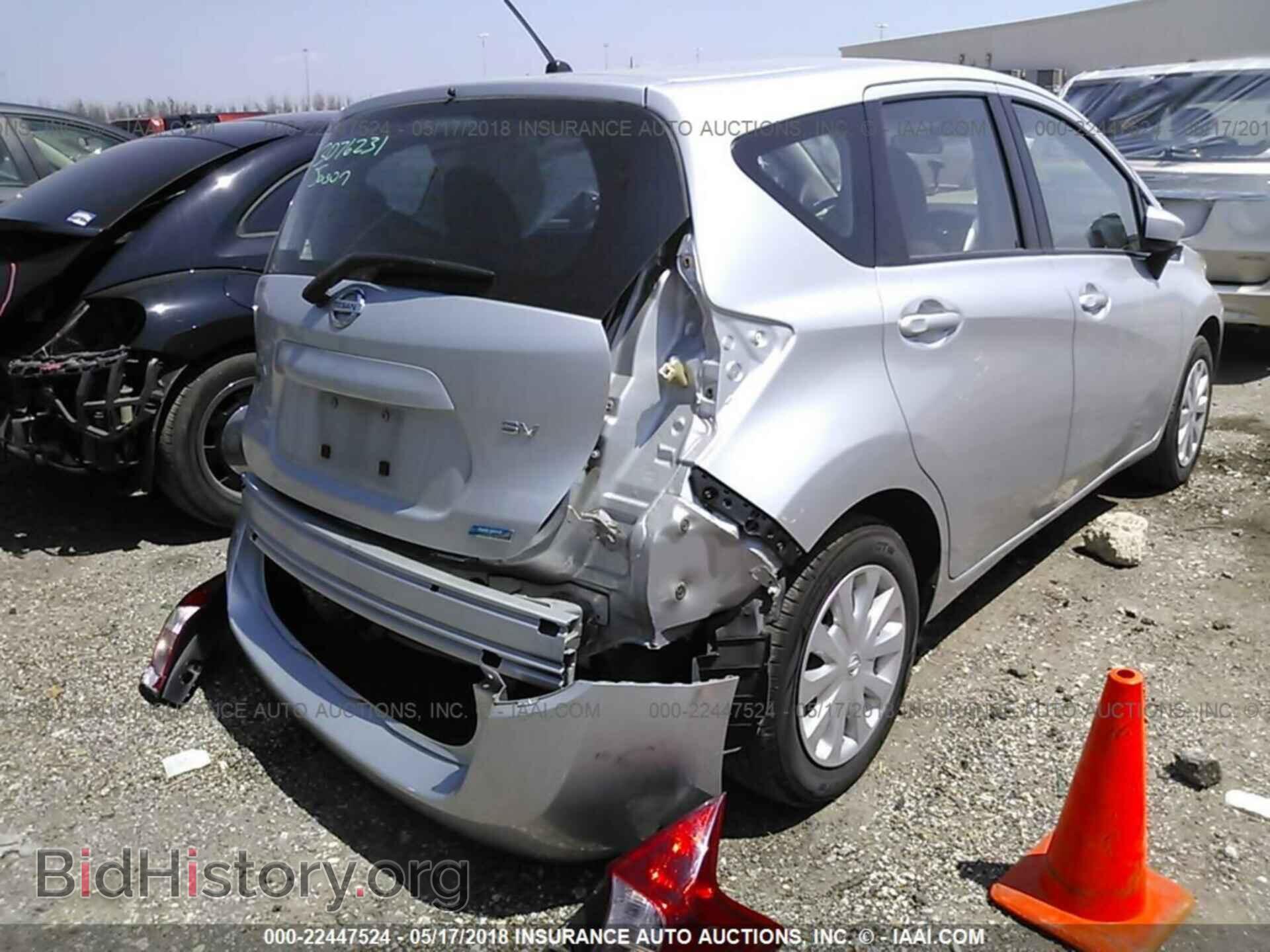 2015 Nissan Versa note - VIN: 3N1CE2CP3FL418201 - Photo 4