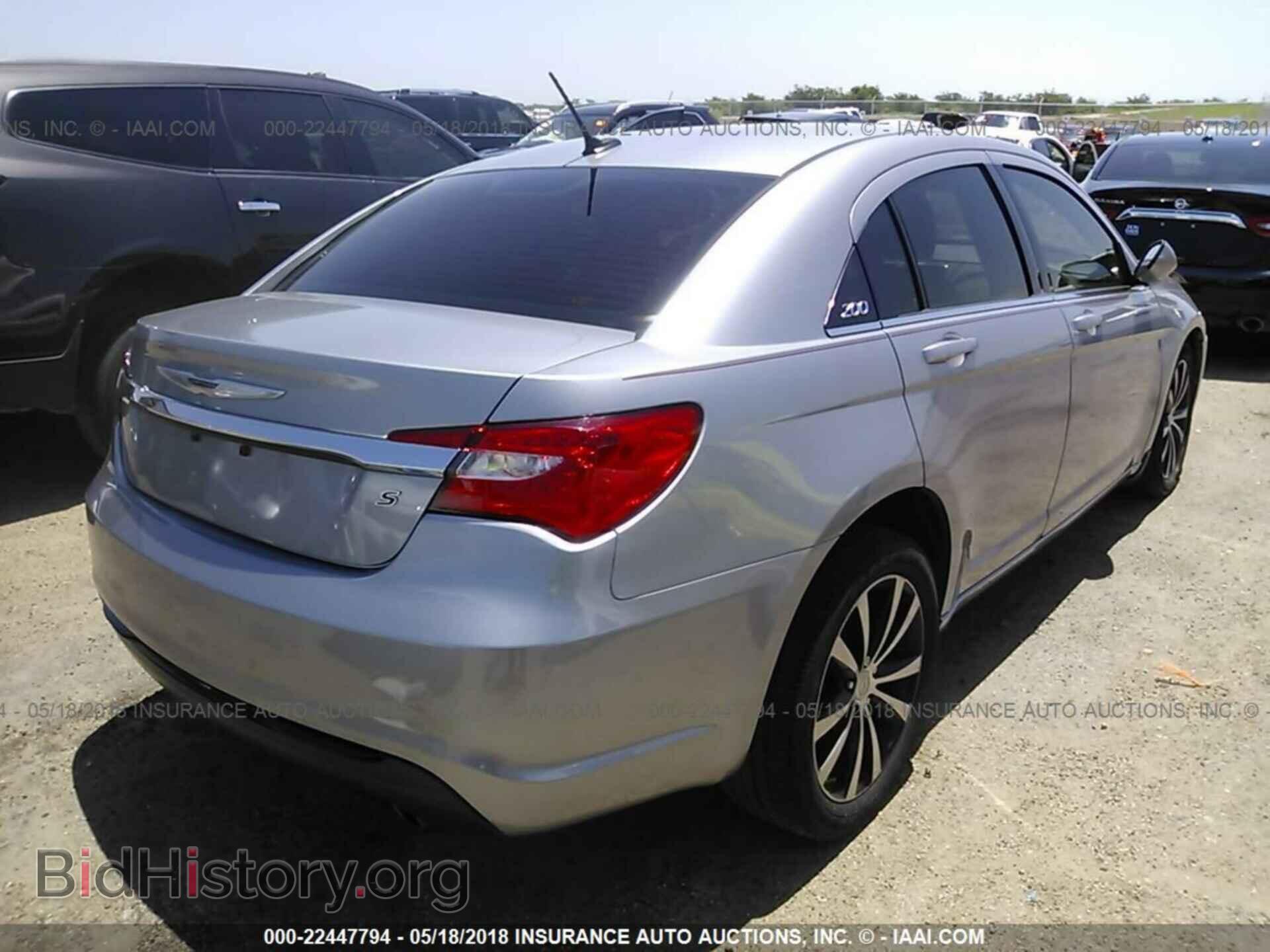 2013 Chrysler 200 - VIN: 1C3CCBBG6DN729403 - Фото 4
