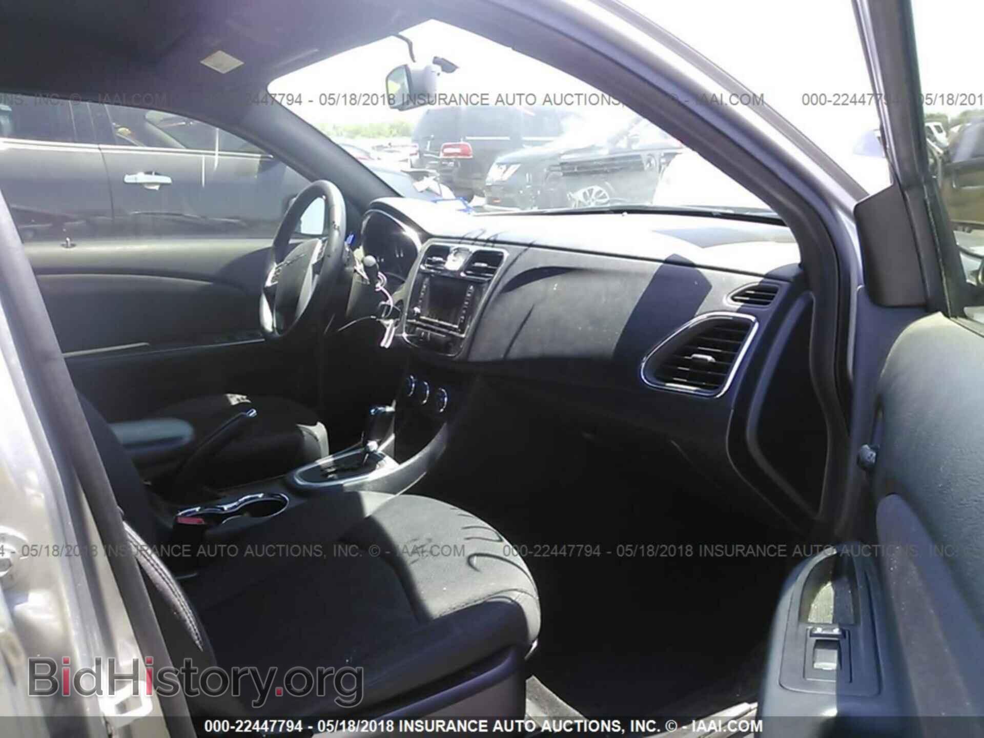 2013 Chrysler 200 - VIN: 1C3CCBBG6DN729403 - Фото 5
