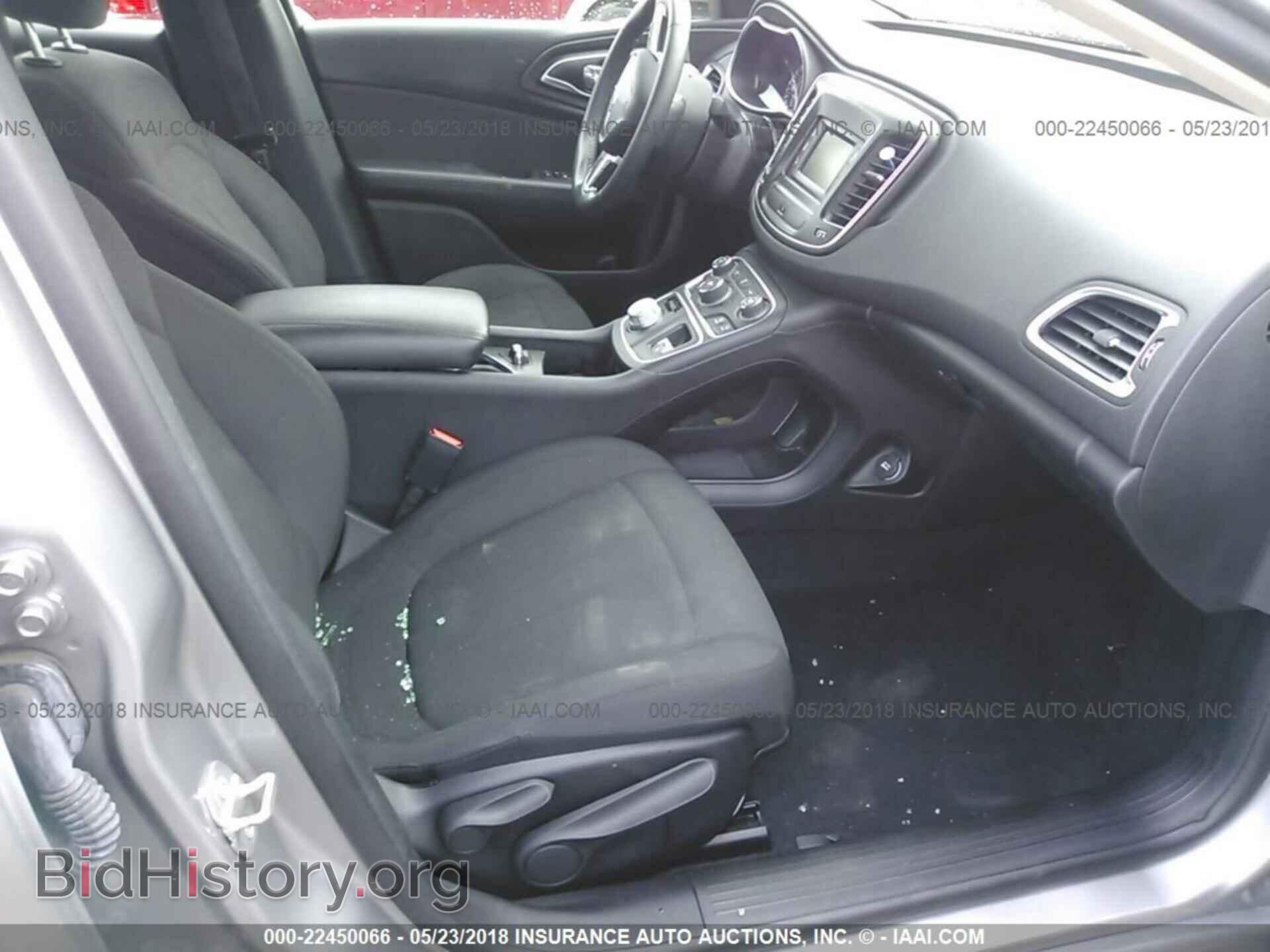 2016 Chrysler 200 - VIN: 1C3CCCABXGN136370 - Photo 5