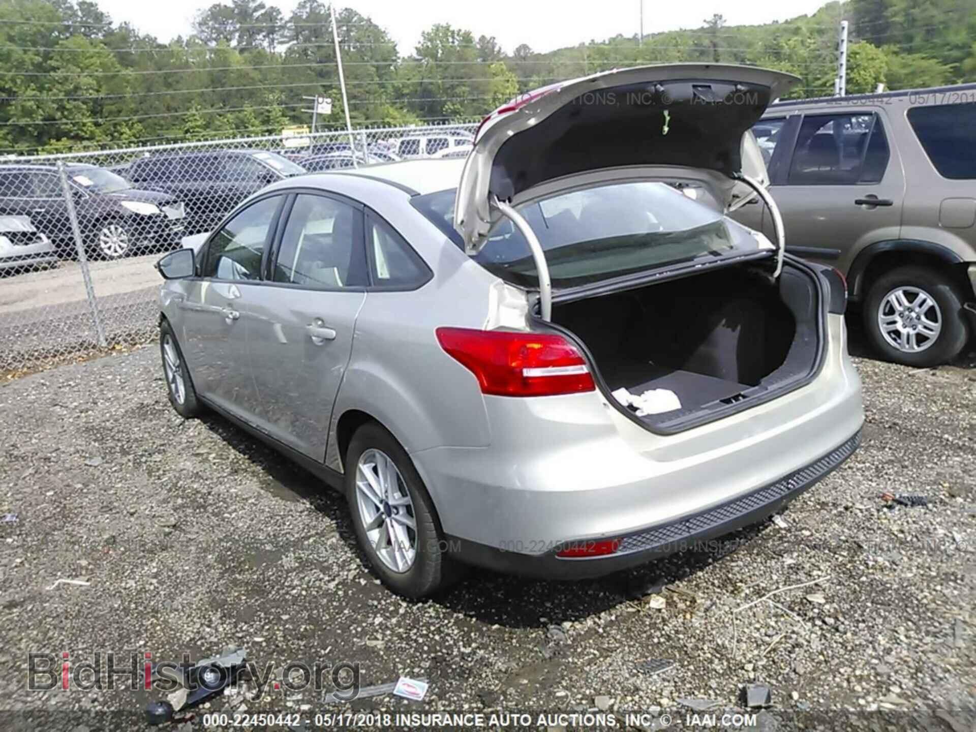 2015 Ford Focus - VIN: 1FADP3F2XFL216474 - Photo 3