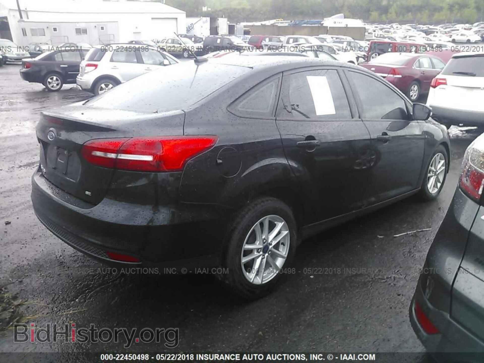 2016 Ford Focus - VIN: 1FADP3F22GL261068 - Фото 4