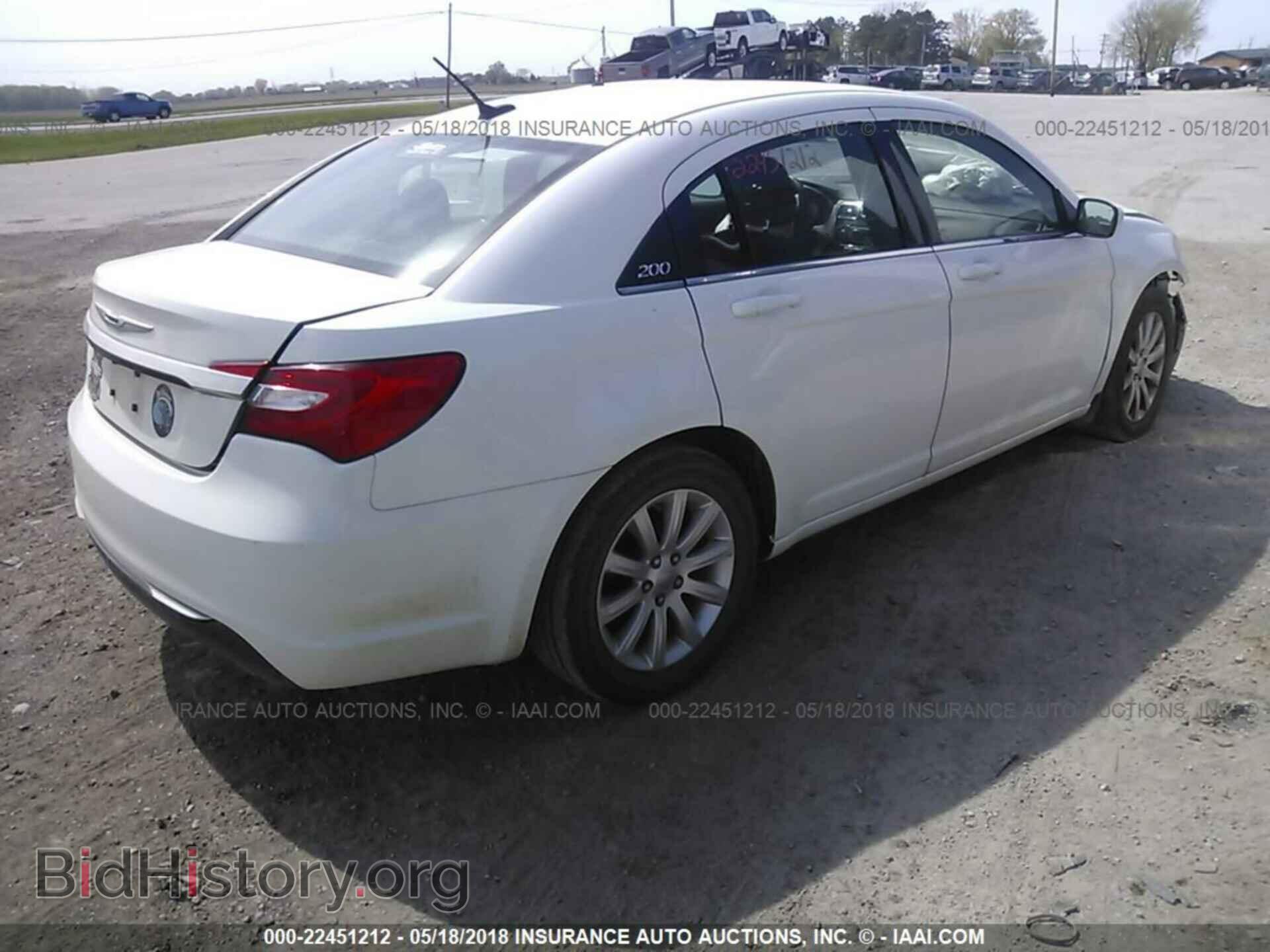 2013 Chrysler 200 - VIN: 1C3CCBBG4DN569148 - Photo 4