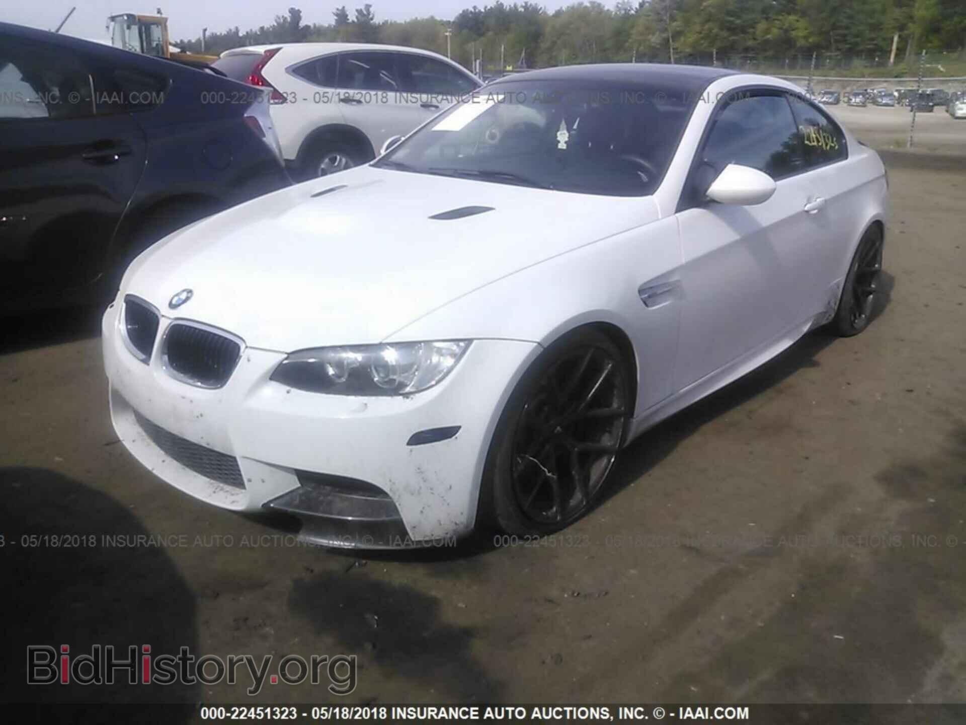 2011 Bmw M3 - VIN: WBSKG9C52BE369392 - Фото 2