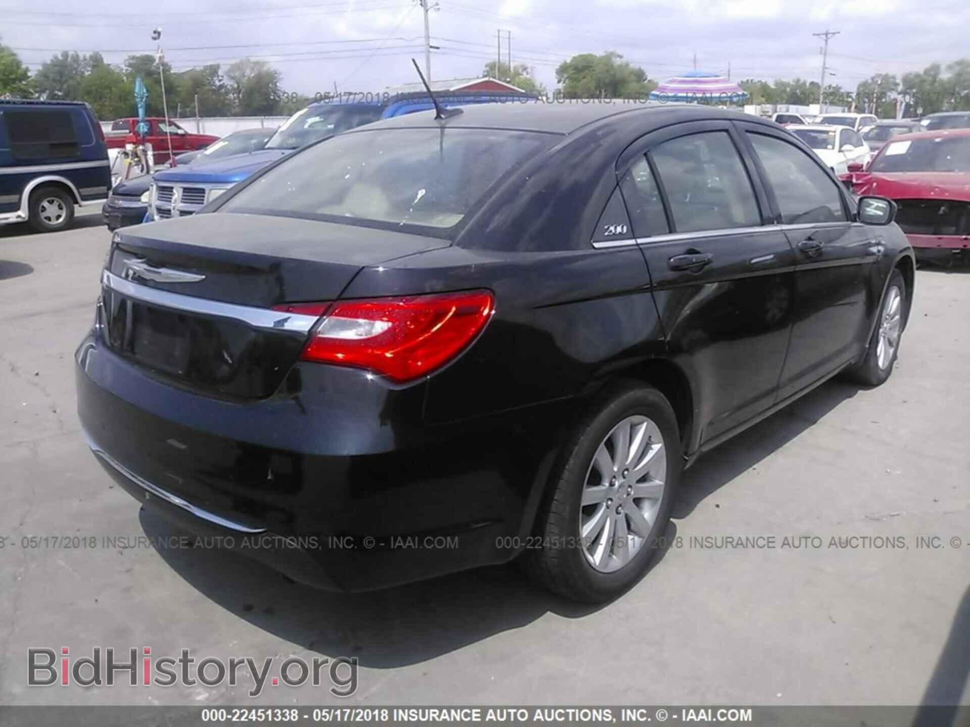 2013 Chrysler 200 - VIN: 1C3CCBBB2DN571047 - Фото 4