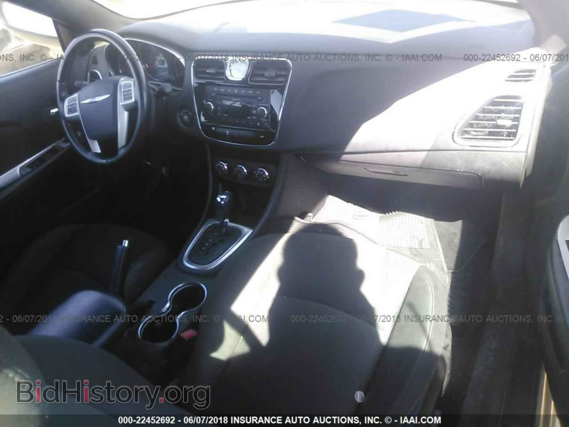 2011 Chrysler 200 - VIN: 1C3BC2EB2BN530180 - Photo 5