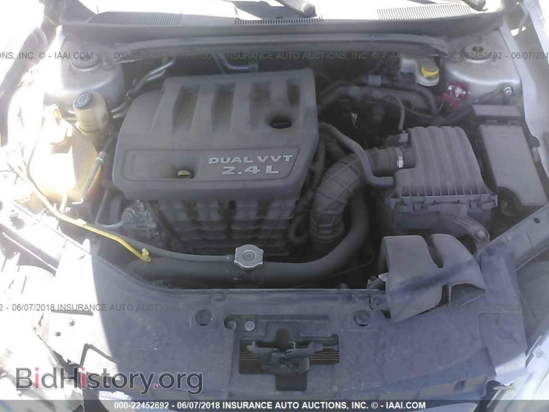 2011 Chrysler 200 - VIN: 1C3BC2EB2BN530180 - Photo 10