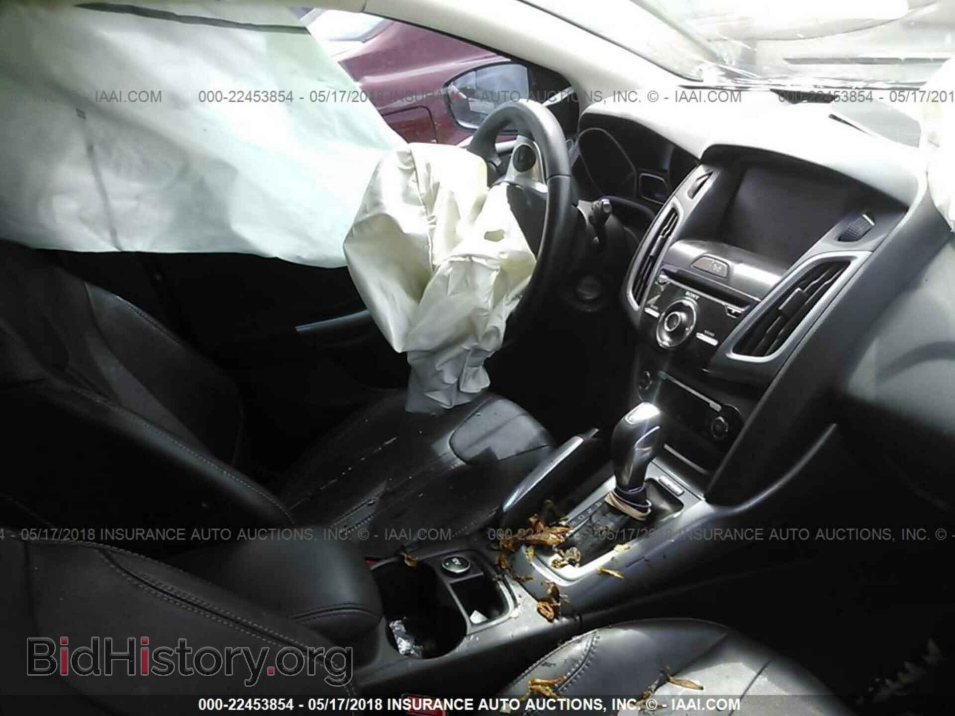 2012 Ford Focus - VIN: 1FAHP3N2XCL415748 - Photo 5