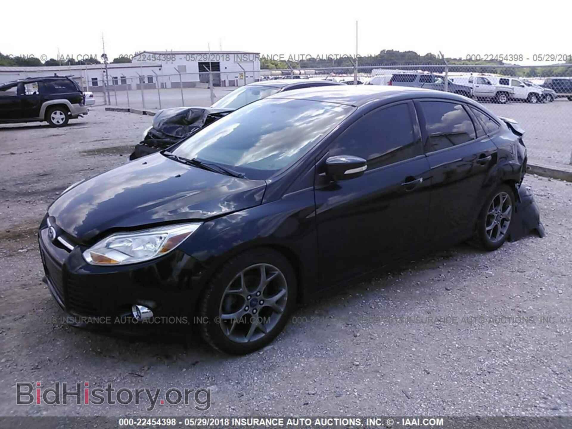 2014 Ford Focus - VIN: 1FADP3F28EL330861 - Фото 2
