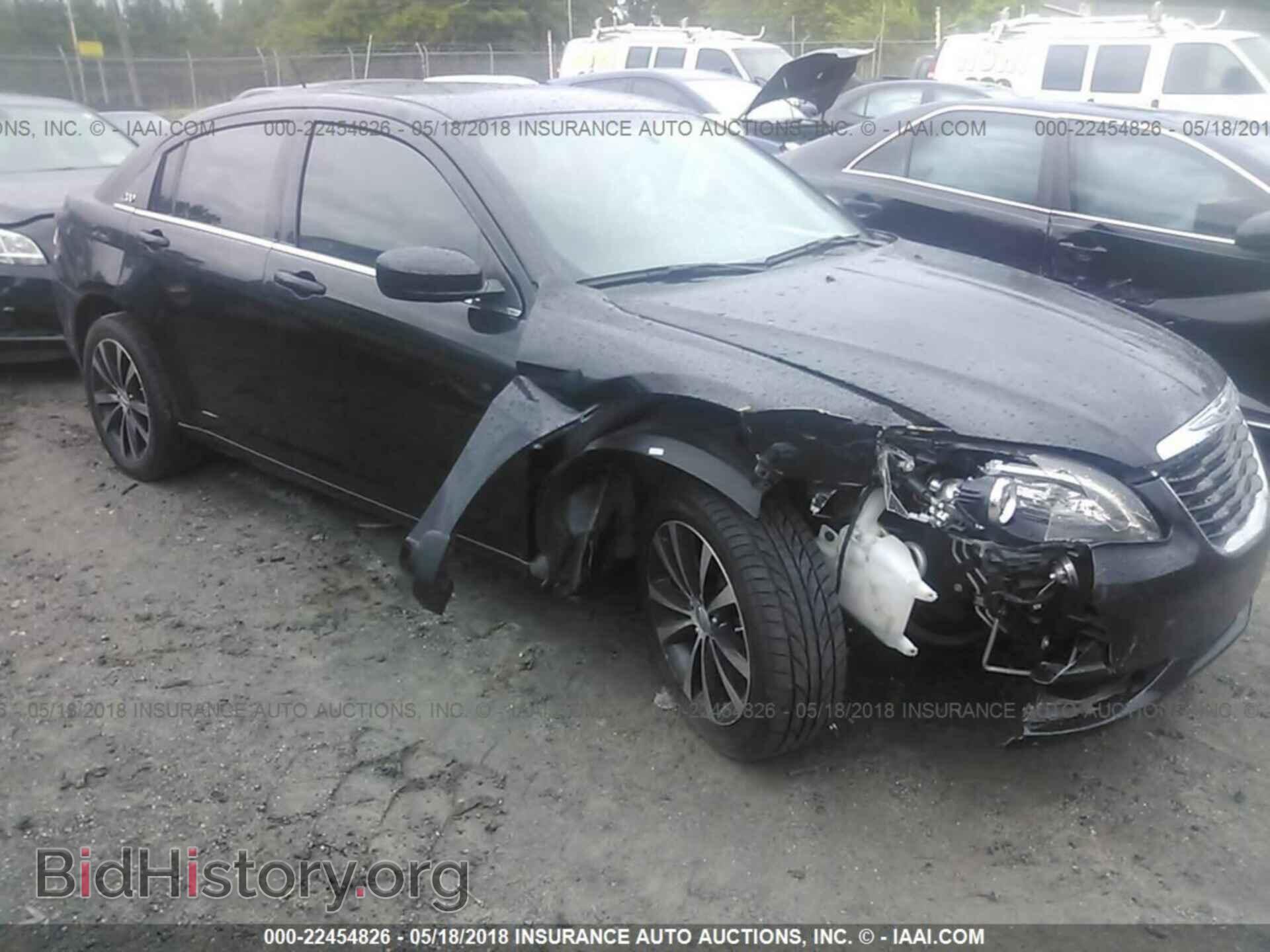Photo 1C3CCBBBXDN577775 - Chrysler 200 2013
