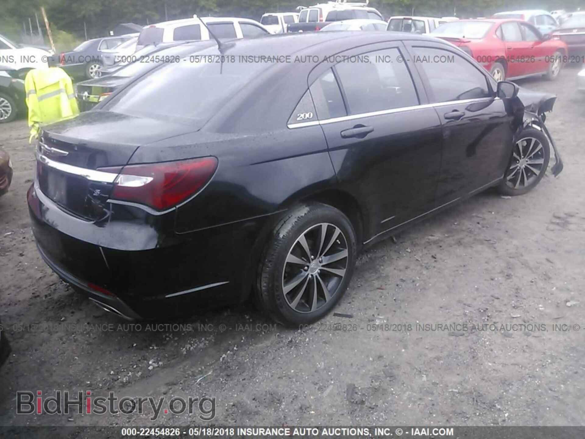 2013 Chrysler 200 - VIN: 1C3CCBBBXDN577775 - Photo 4