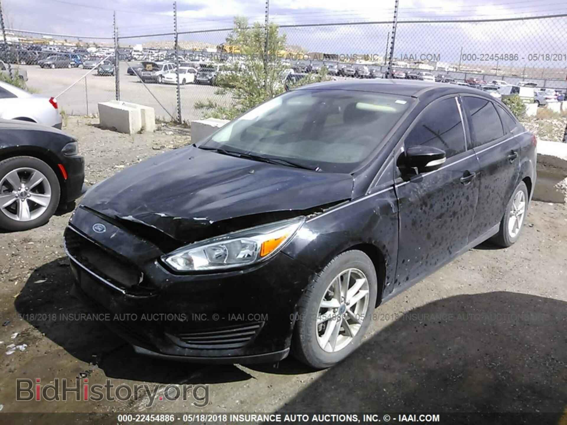 2015 Ford Focus - VIN: 1FADP3F22FL240994 - Photo 2