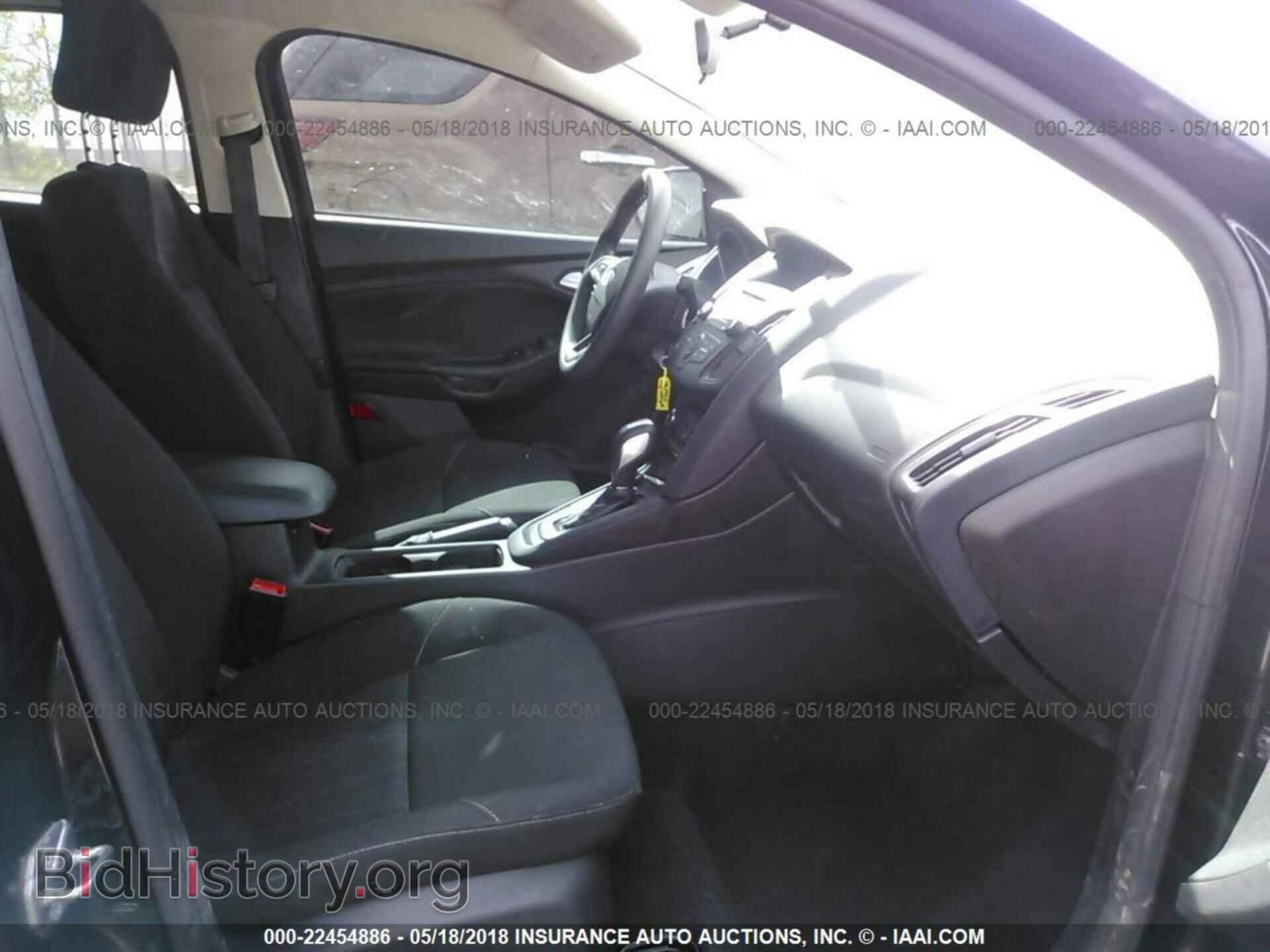 2015 Ford Focus - VIN: 1FADP3F22FL240994 - Photo 5
