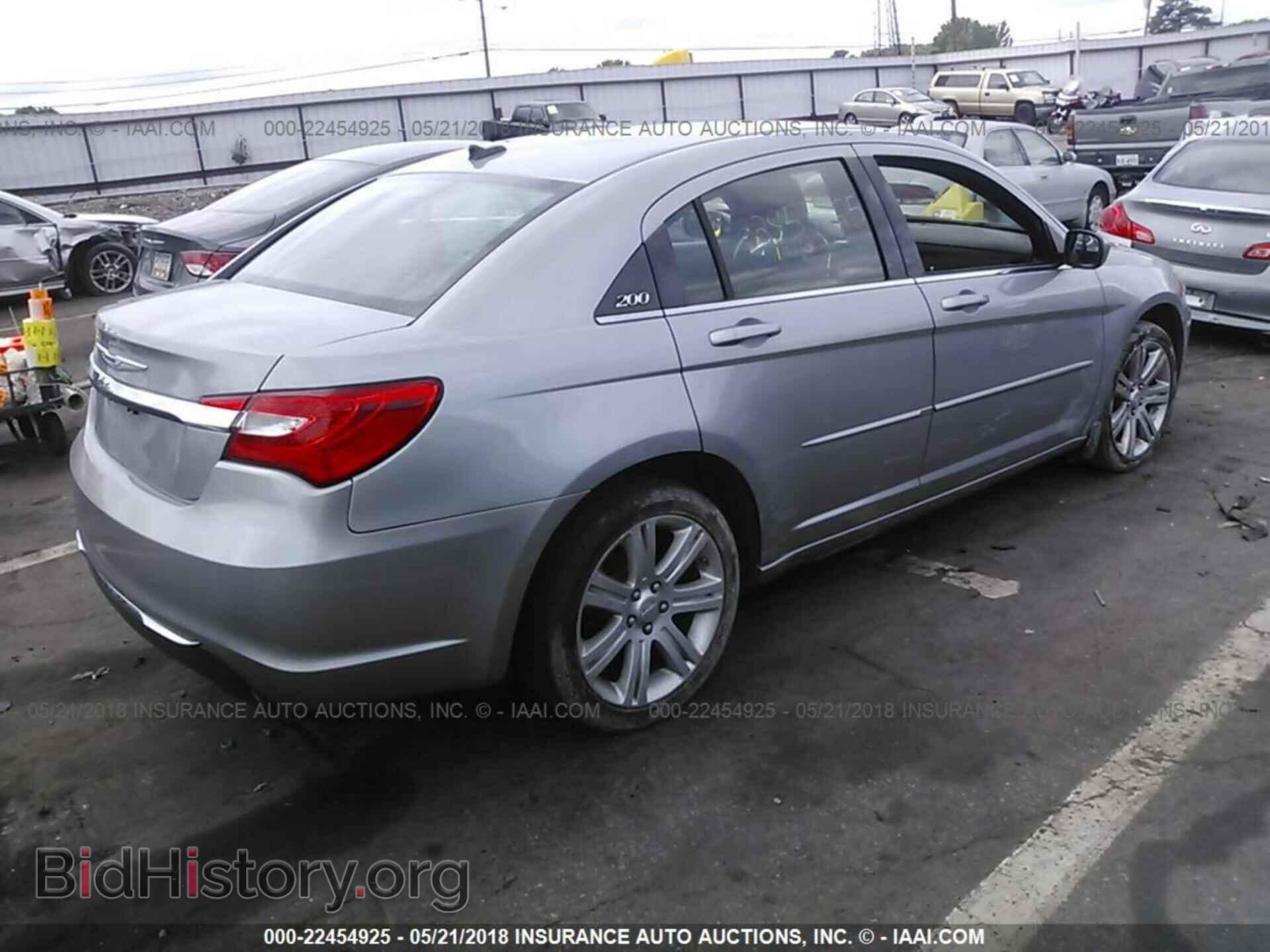 2013 Chrysler 200 - VIN: 1C3CCBBB7DN656269 - Photo 4
