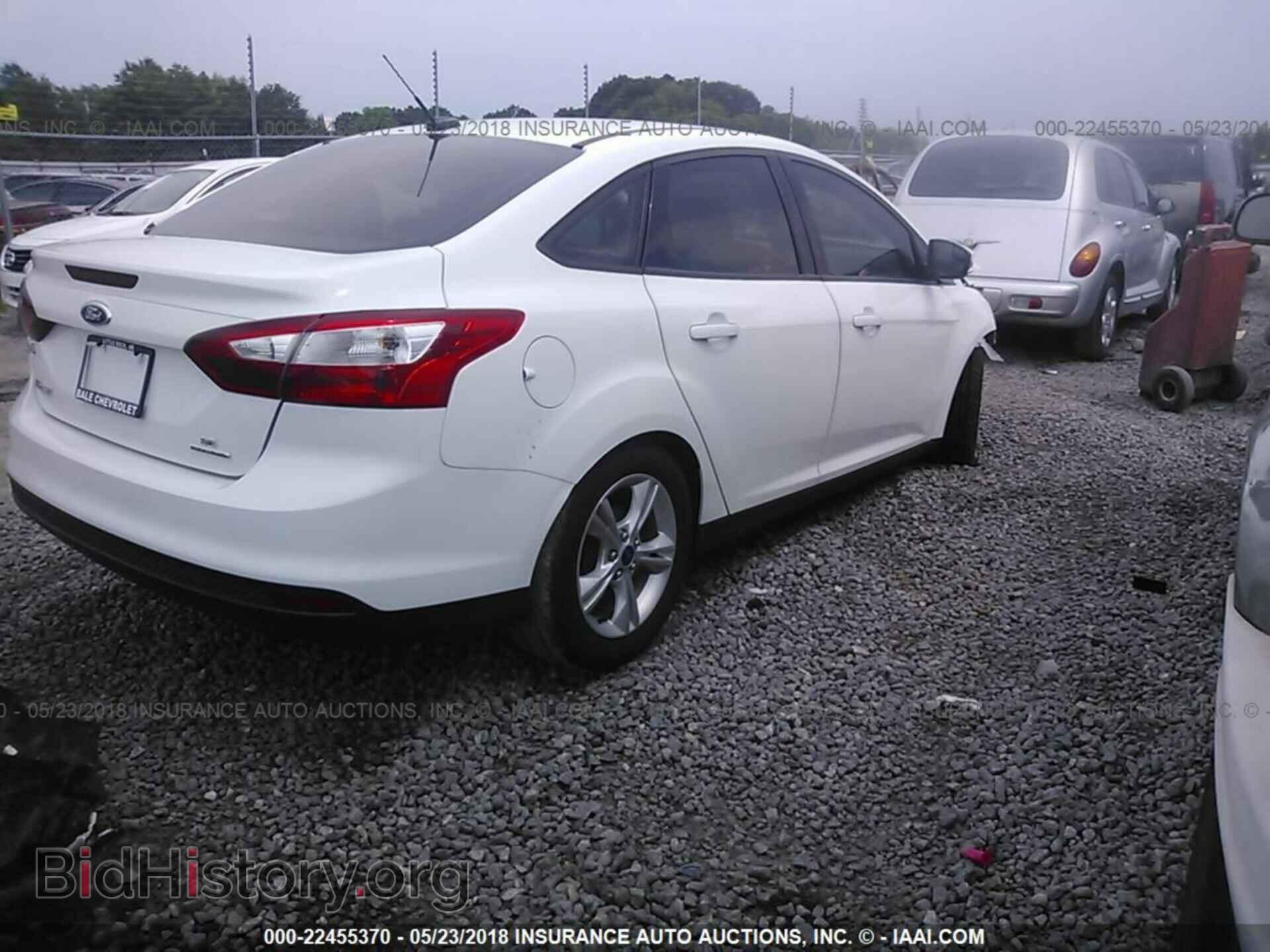 2014 Ford Focus - VIN: 1FADP3F22EL135404 - Photo 4
