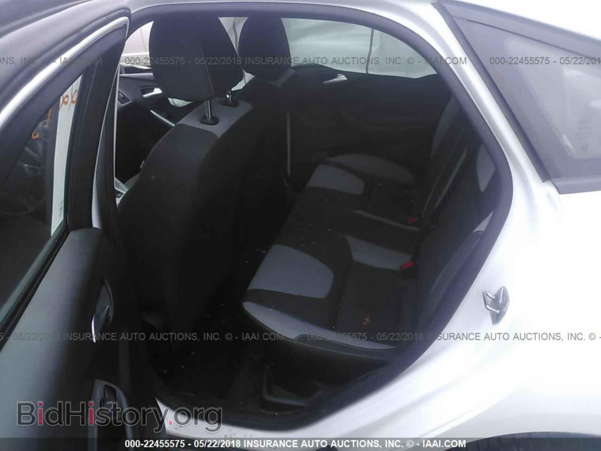 2012 Ford Focus - VIN: 1FAHP3F21CL427110 - Photo 8