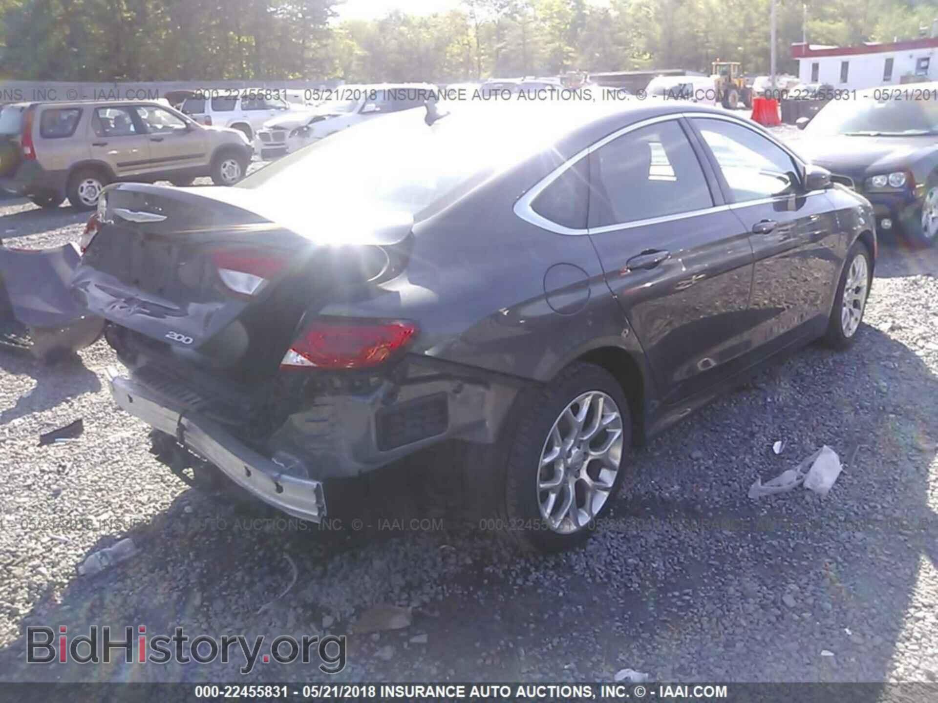 2015 Chrysler 200 - VIN: 1C3CCCAB7FN641829 - Photo 4