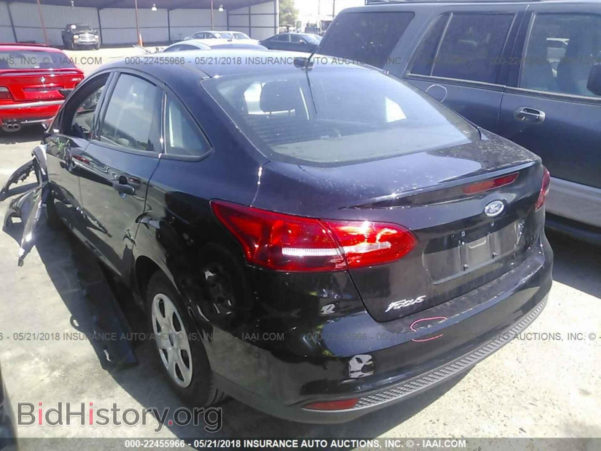 2017 Ford Focus - VIN: 1FADP3E28HL319672 - Фото 3