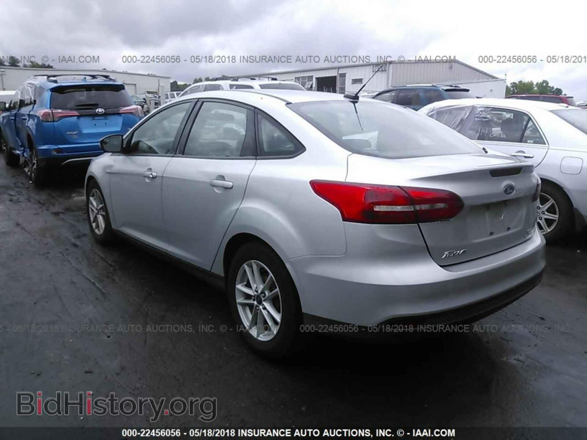 2015 Ford Focus - VIN: 1FADP3F22FL206814 - Photo 3