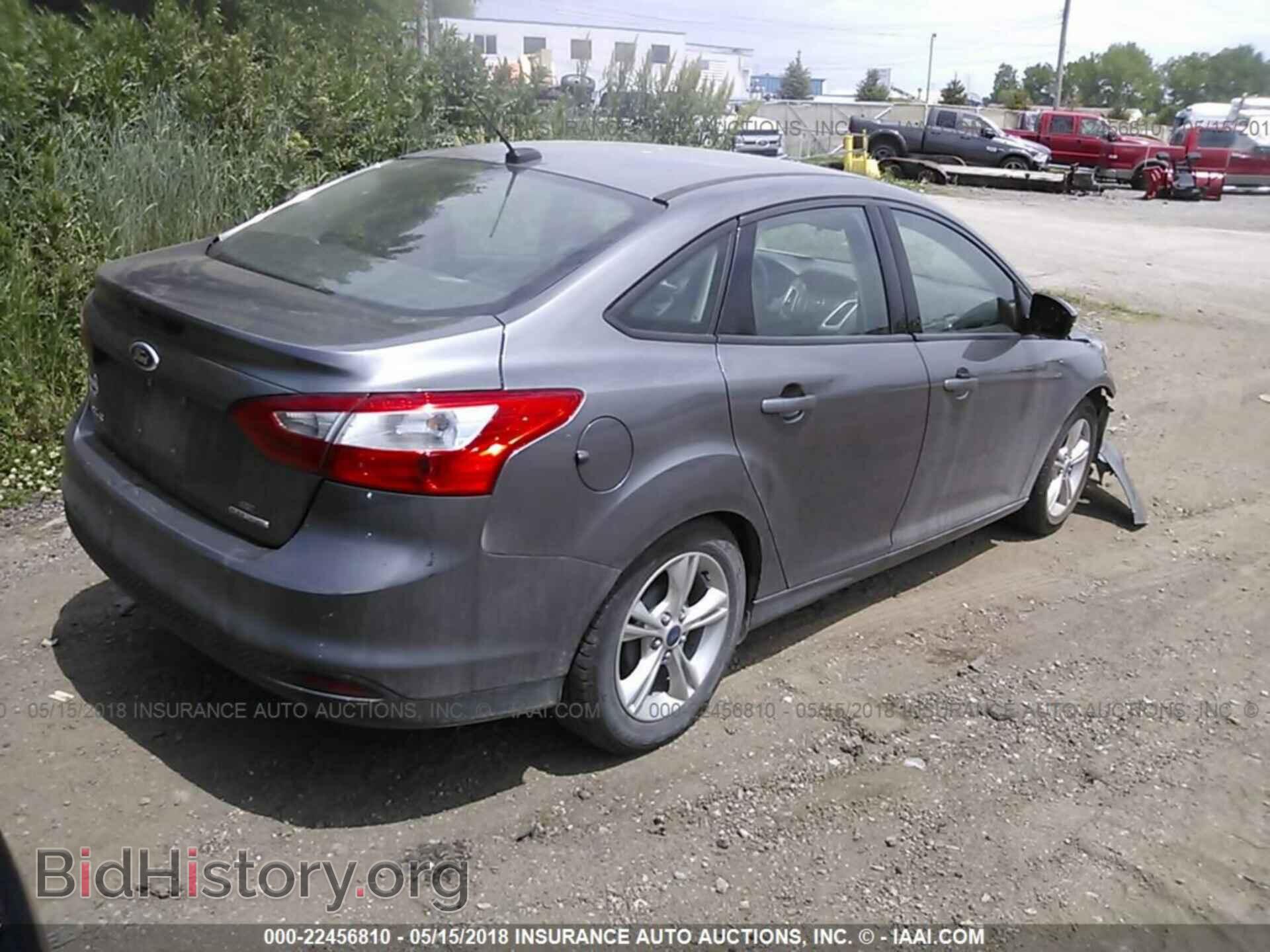 2014 Ford Focus - VIN: 1FADP3F26EL174805 - Photo 4