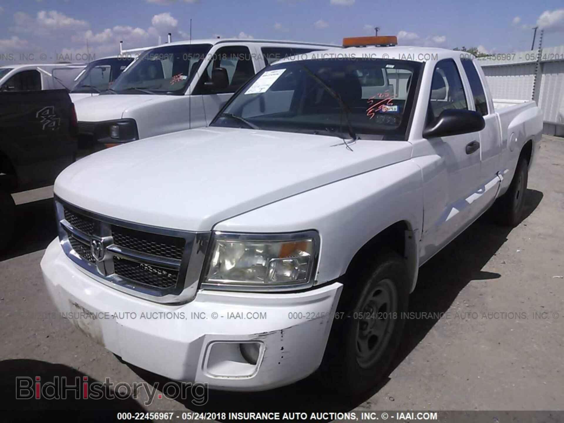 2011 Dodge Dakota - VIN: 1D7RE2BK9BS666869 - Фото 2