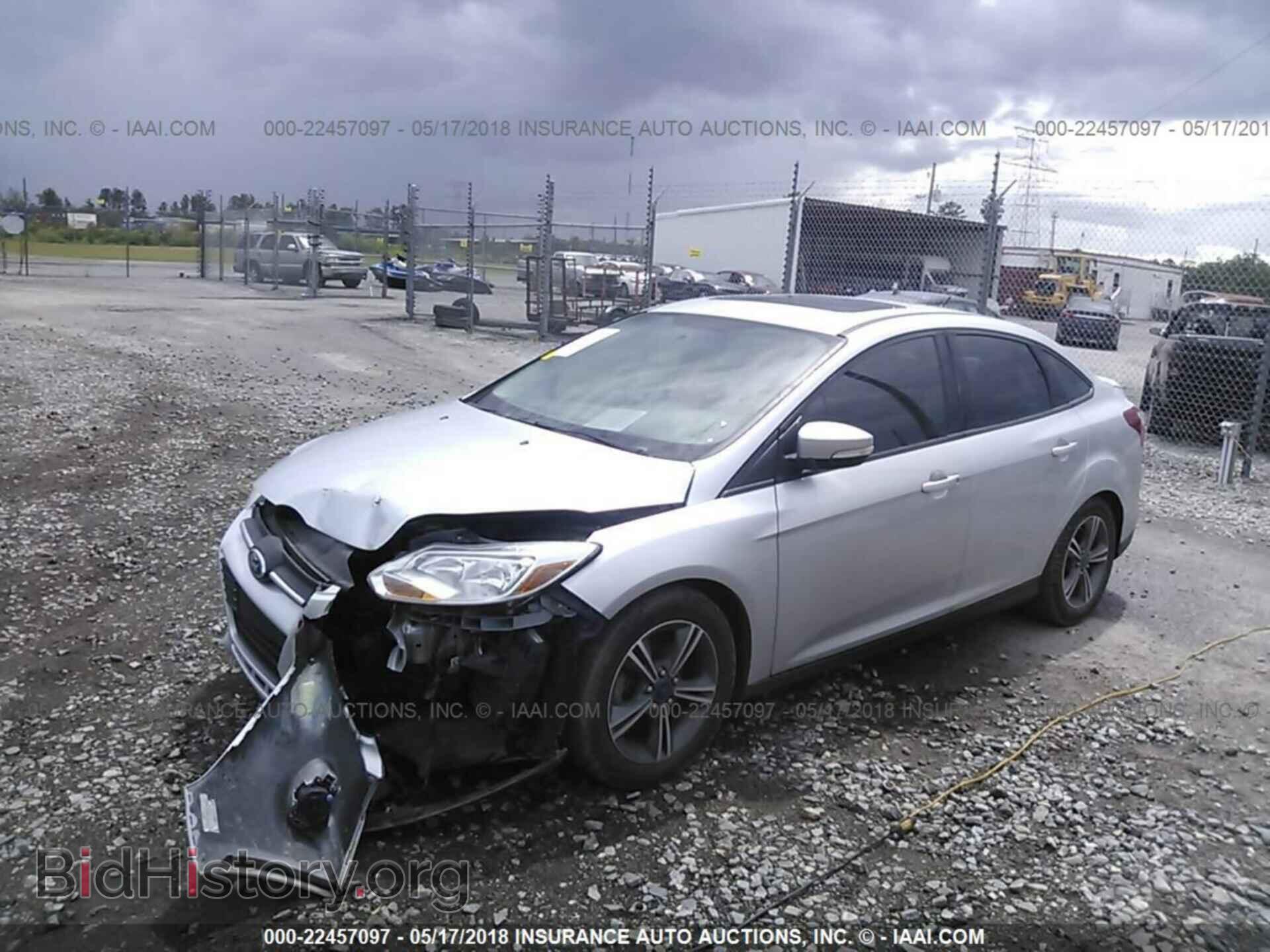 2014 Ford Focus - VIN: 1FADP3F27EL410376 - Фото 2