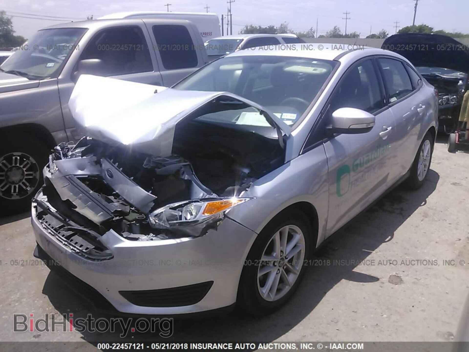2016 Ford Focus - VIN: 1FADP3F27GL277394 - Photo 2