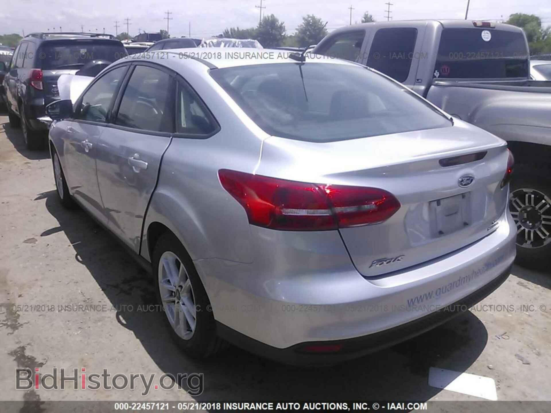 2016 Ford Focus - VIN: 1FADP3F27GL277394 - Photo 3
