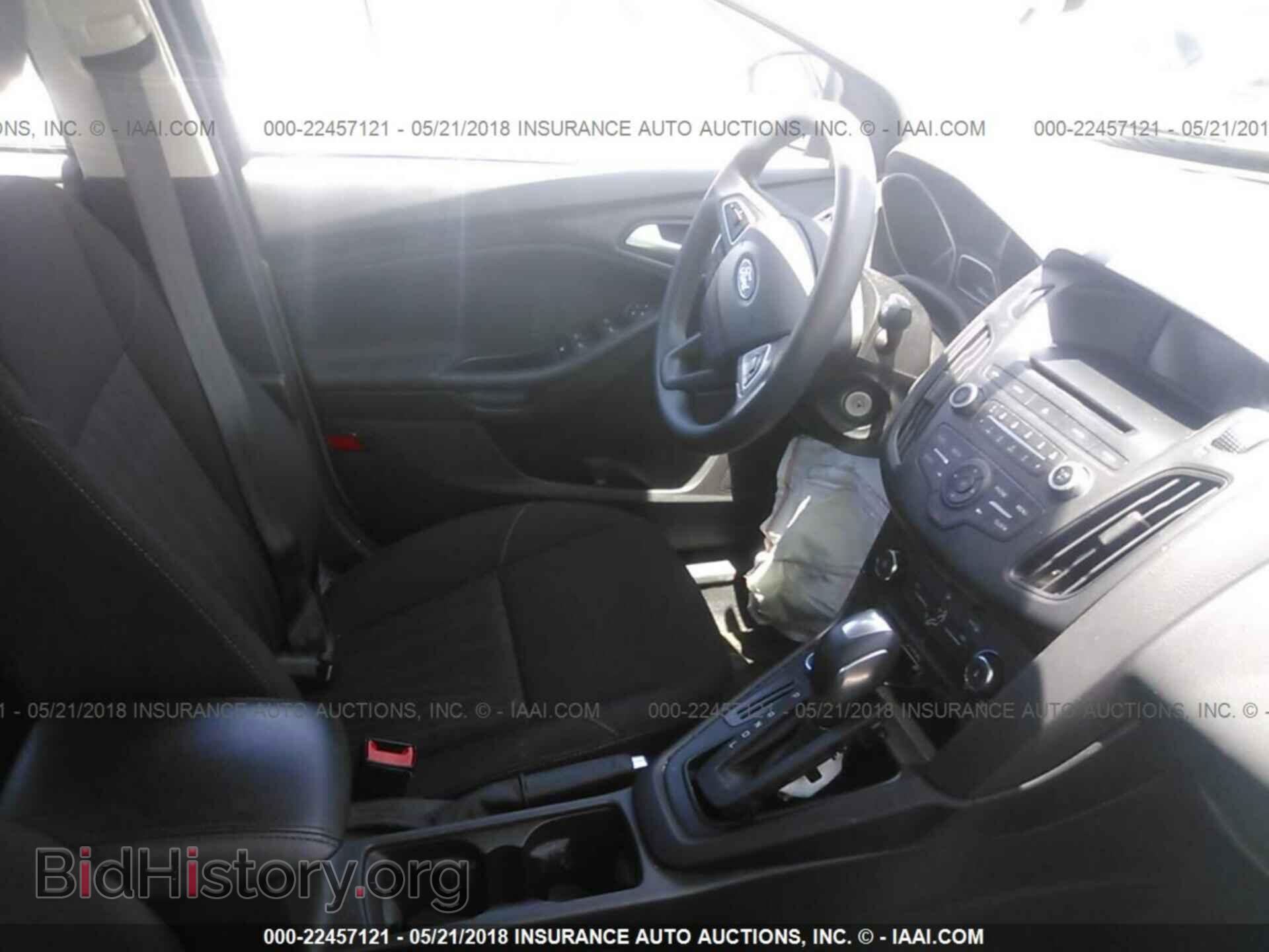 2016 Ford Focus - VIN: 1FADP3F27GL277394 - Photo 5