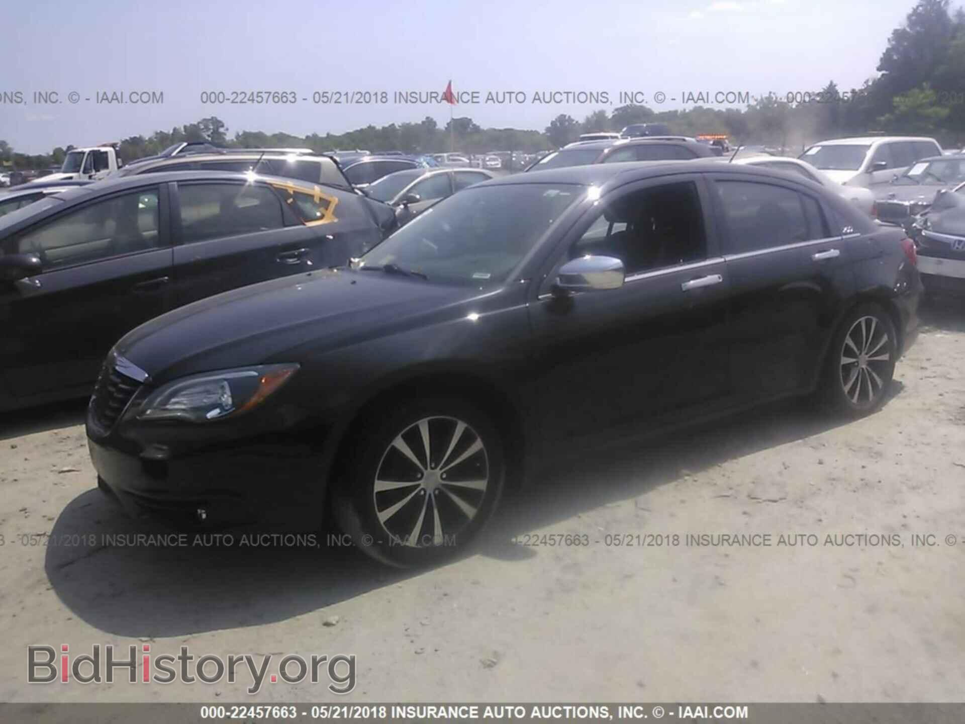 2012 Chrysler 200 - VIN: 1C3CCBHG0CN159162 - Photo 2