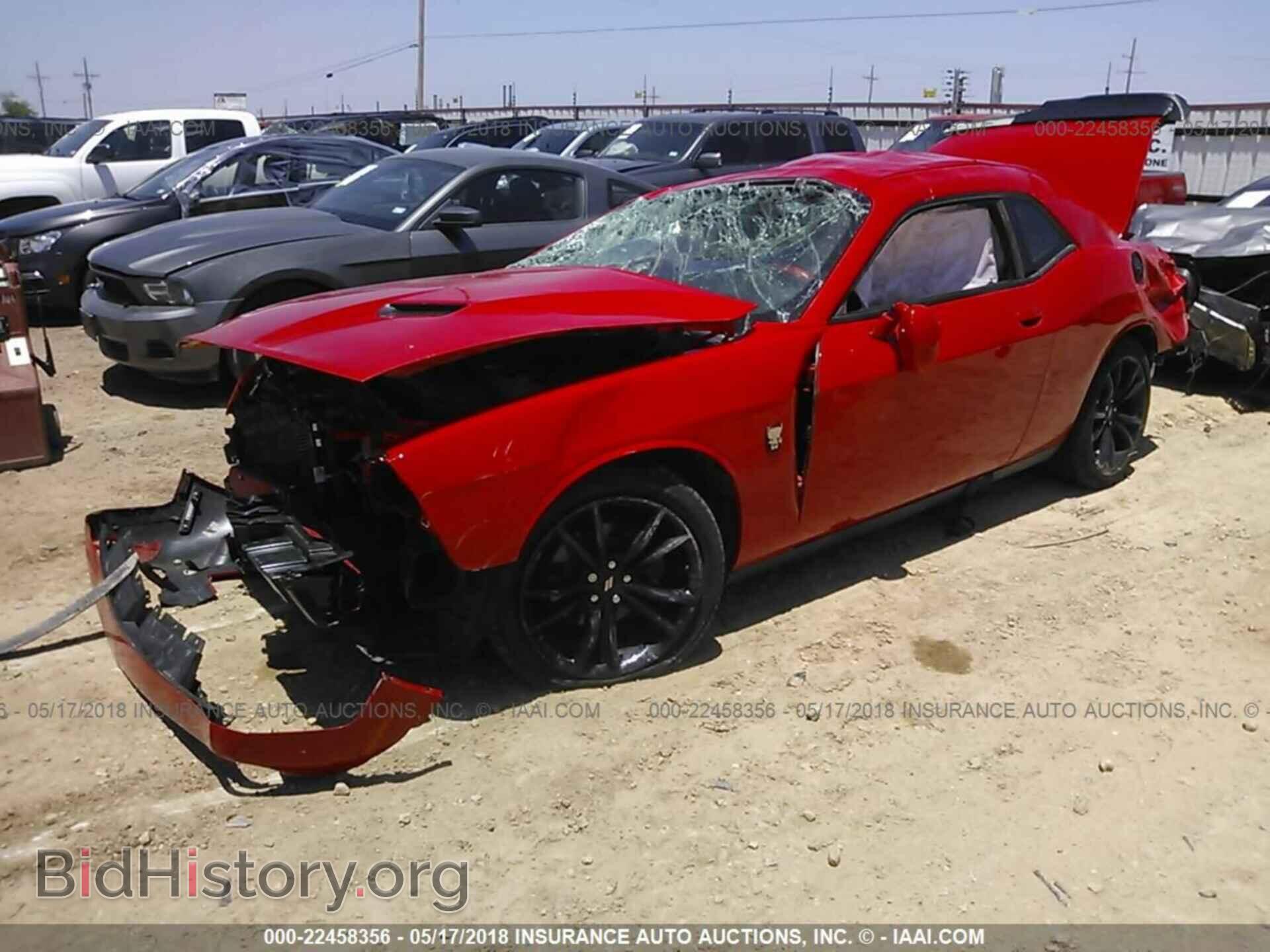2018 Dodge Challenger - VIN: 2C3CDZAG5JH215277 - Photo 2