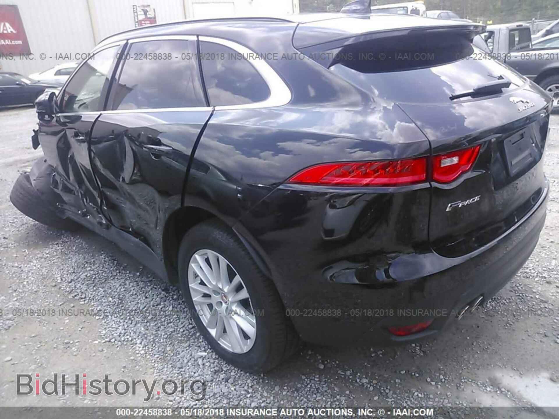 2017 Jaguar F-pace - VIN: SADCK2BN3HA096857 - Фото 3