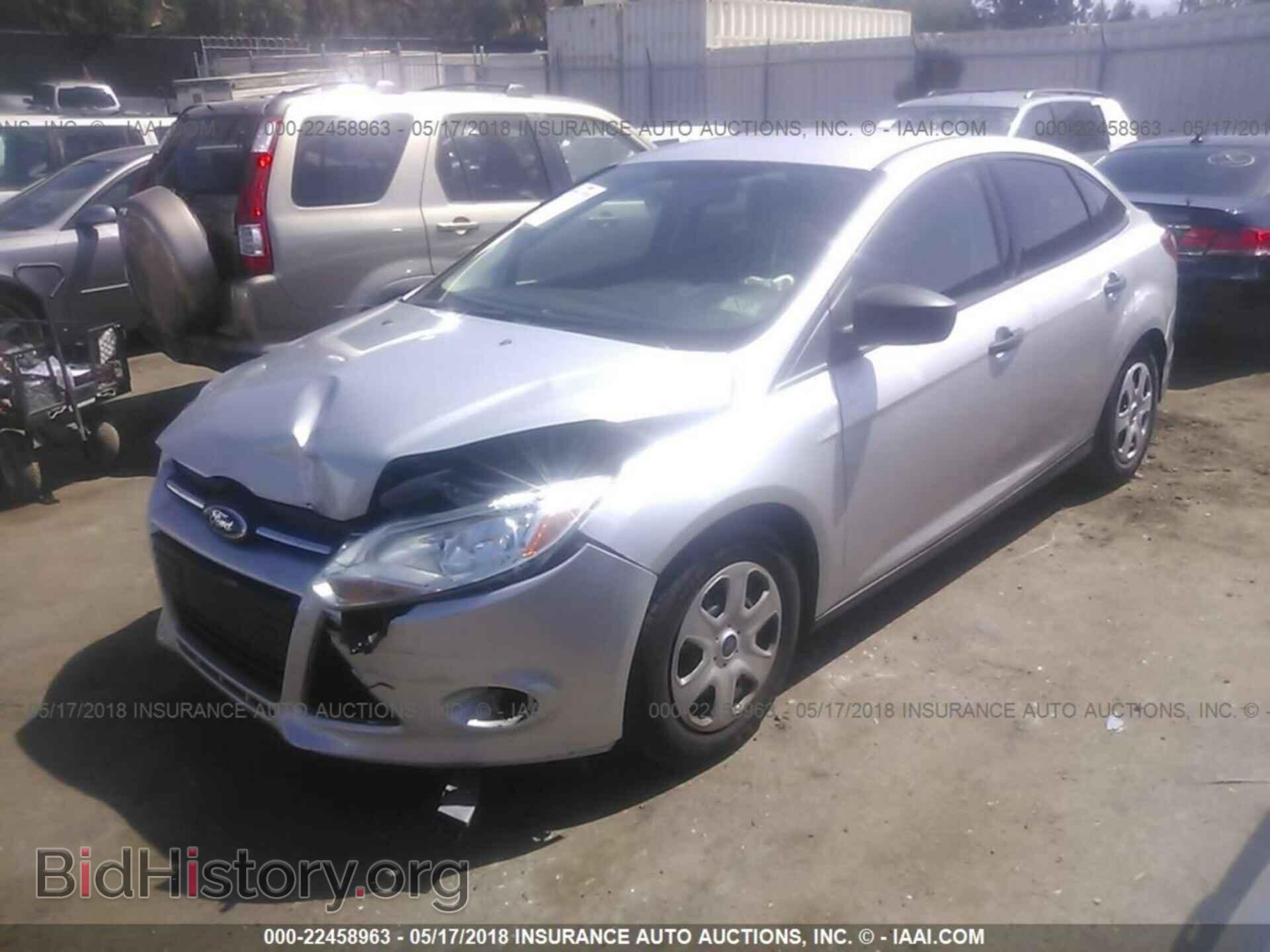2012 Ford Focus - VIN: 1FAHP3E2XCL467784 - Фото 2