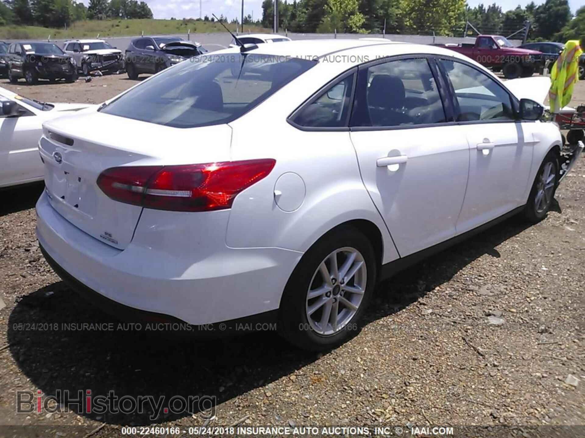 2016 Ford Focus - VIN: 1FADP3F27GL347704 - Фото 4