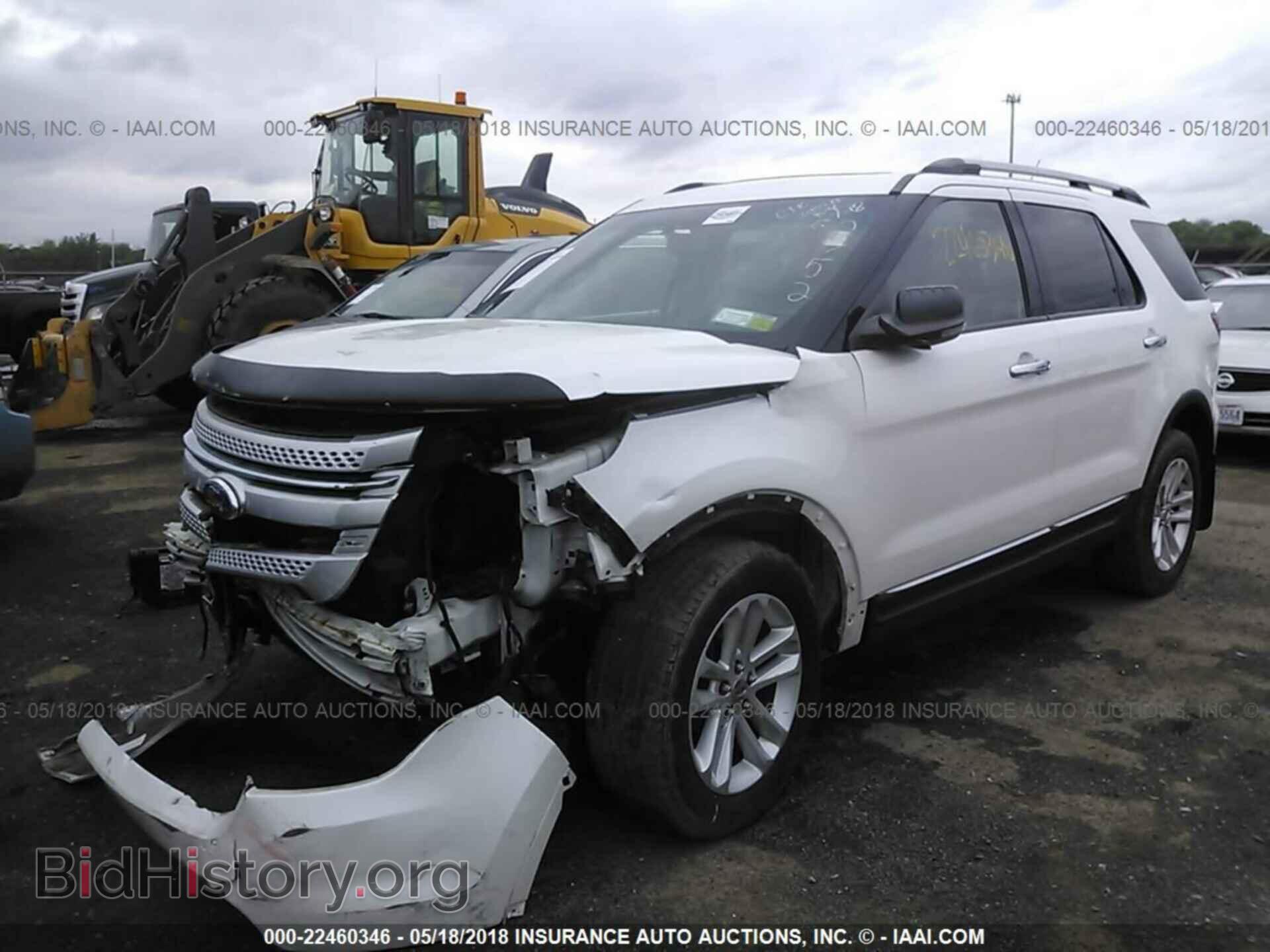 2011 Ford Explorer - VIN: 1FMHK8D86BGA52752 - Photo 2