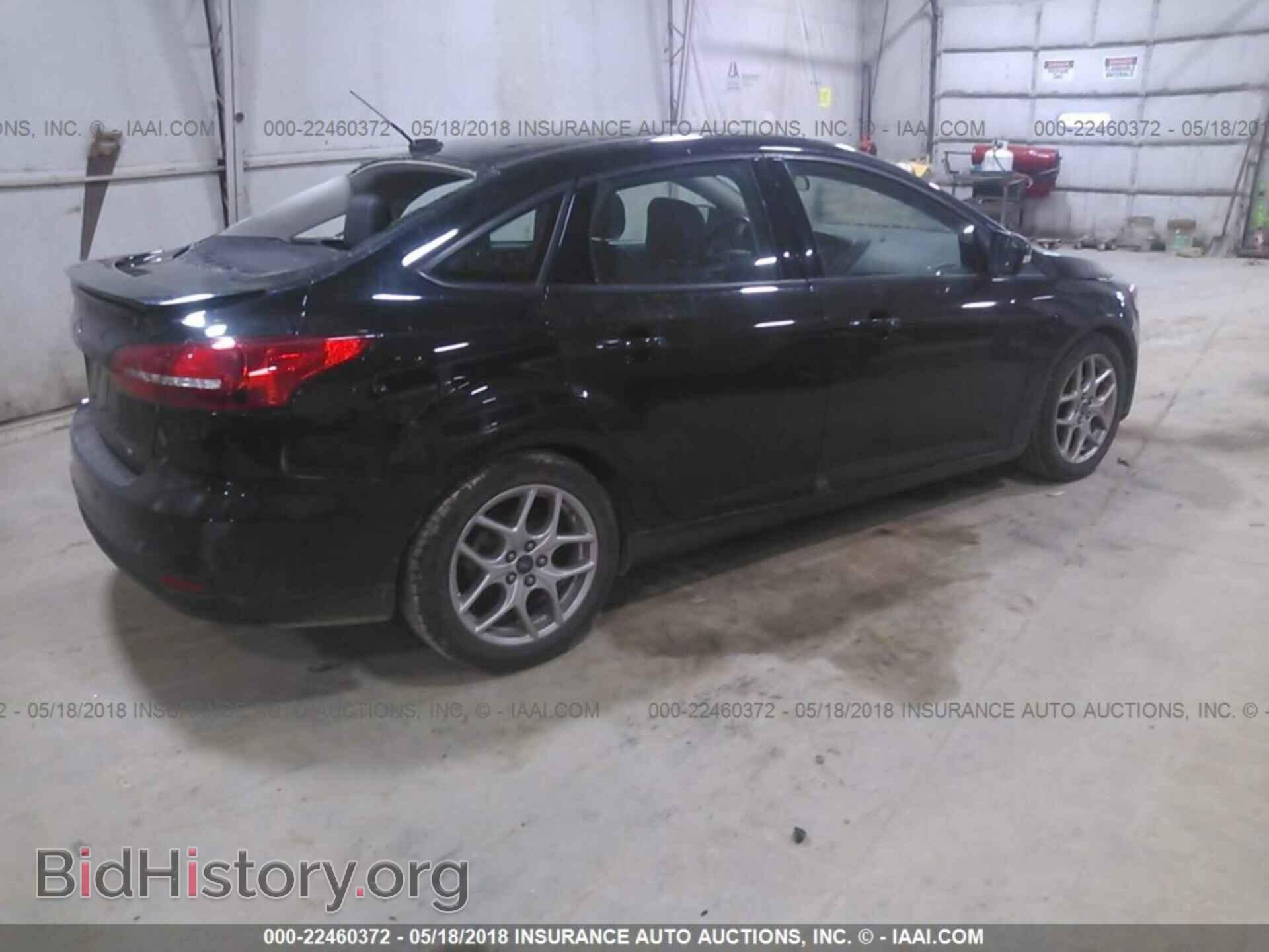 2015 Ford Focus - VIN: 1FADP3F24FL274094 - Photo 4