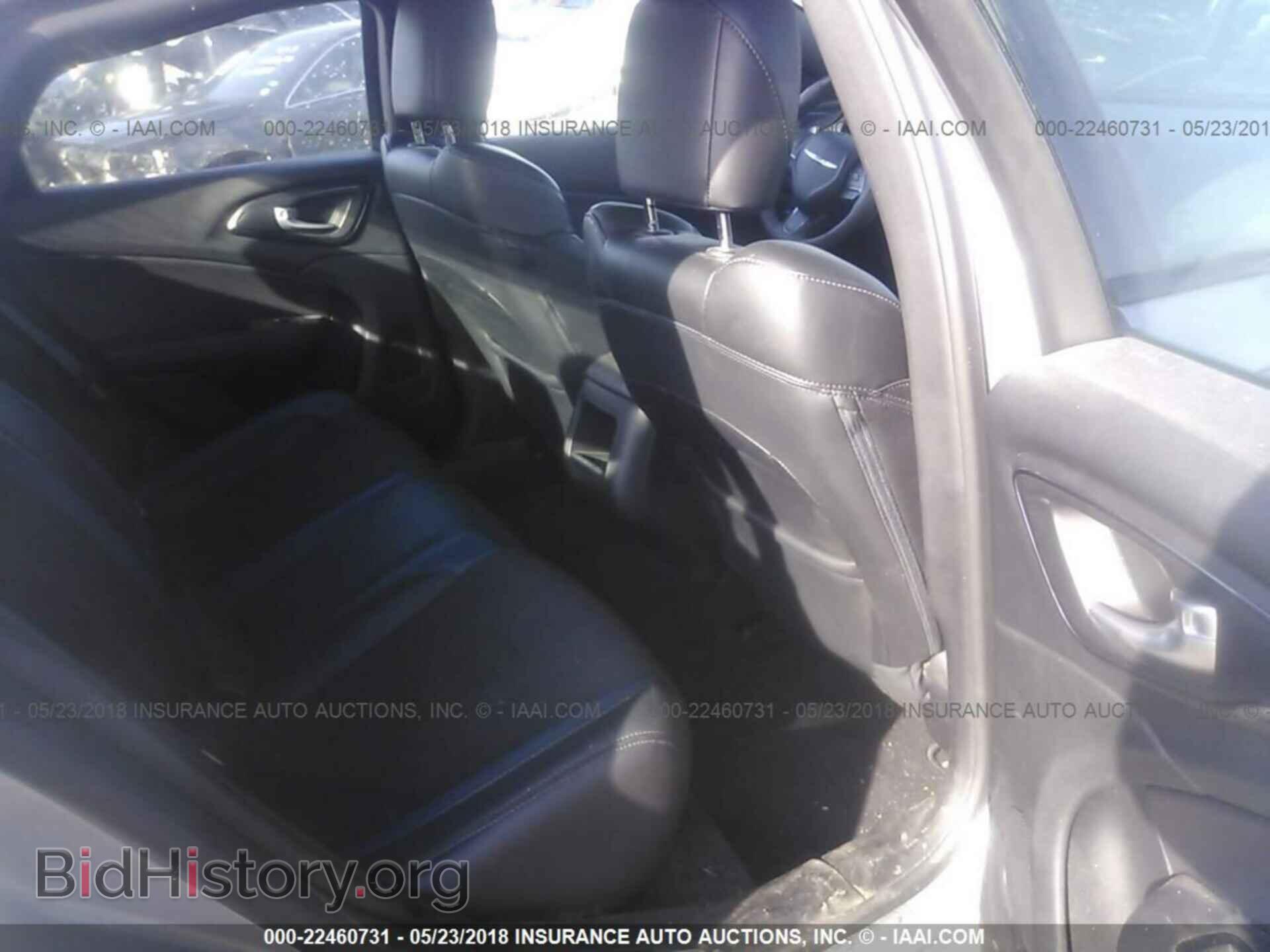 2015 Chrysler 200 - VIN: 1C3CCCBG1FN727745 - Photo 8