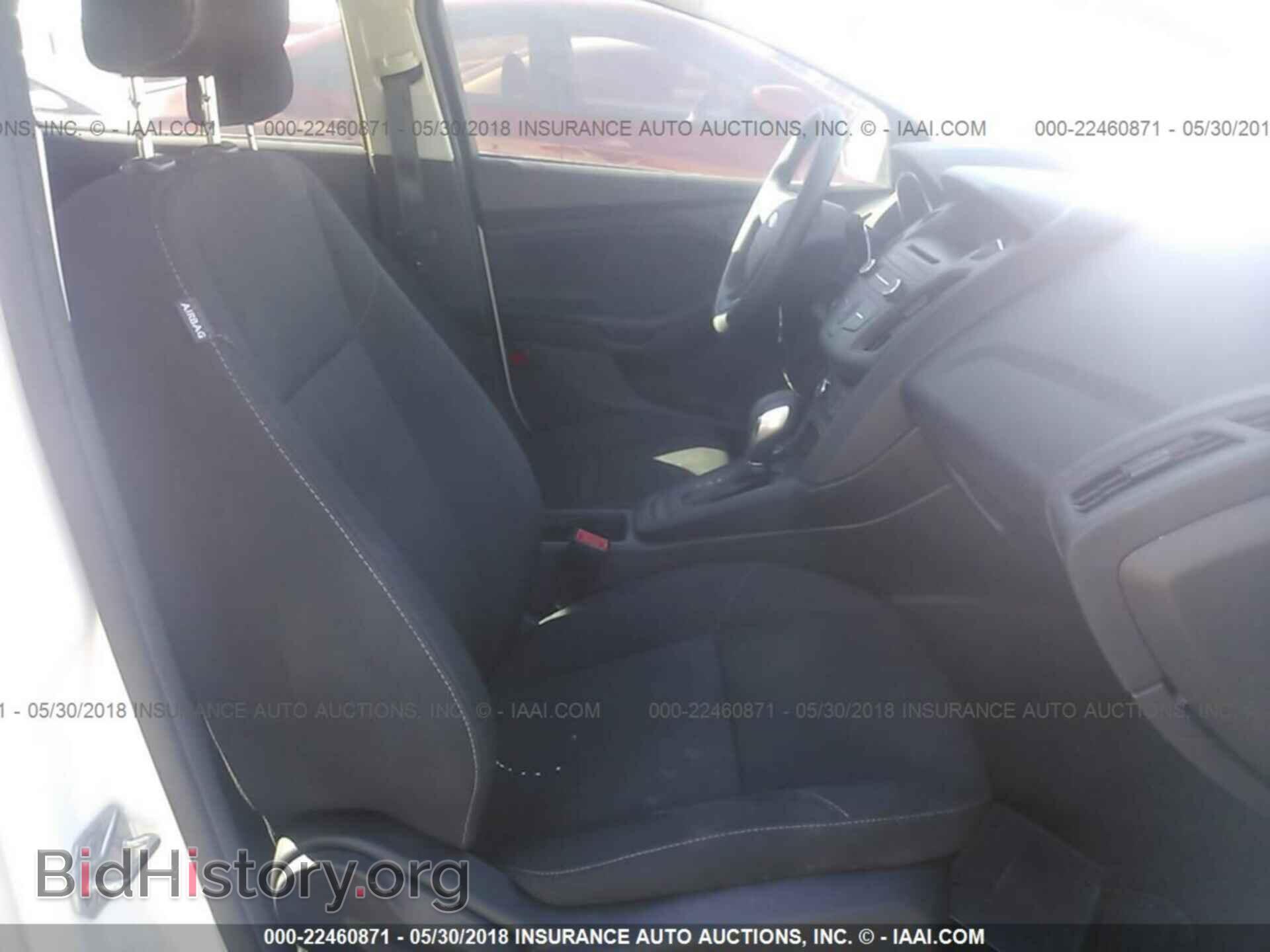 2016 Ford Focus - VIN: 1FADP3E28GL379207 - Photo 5