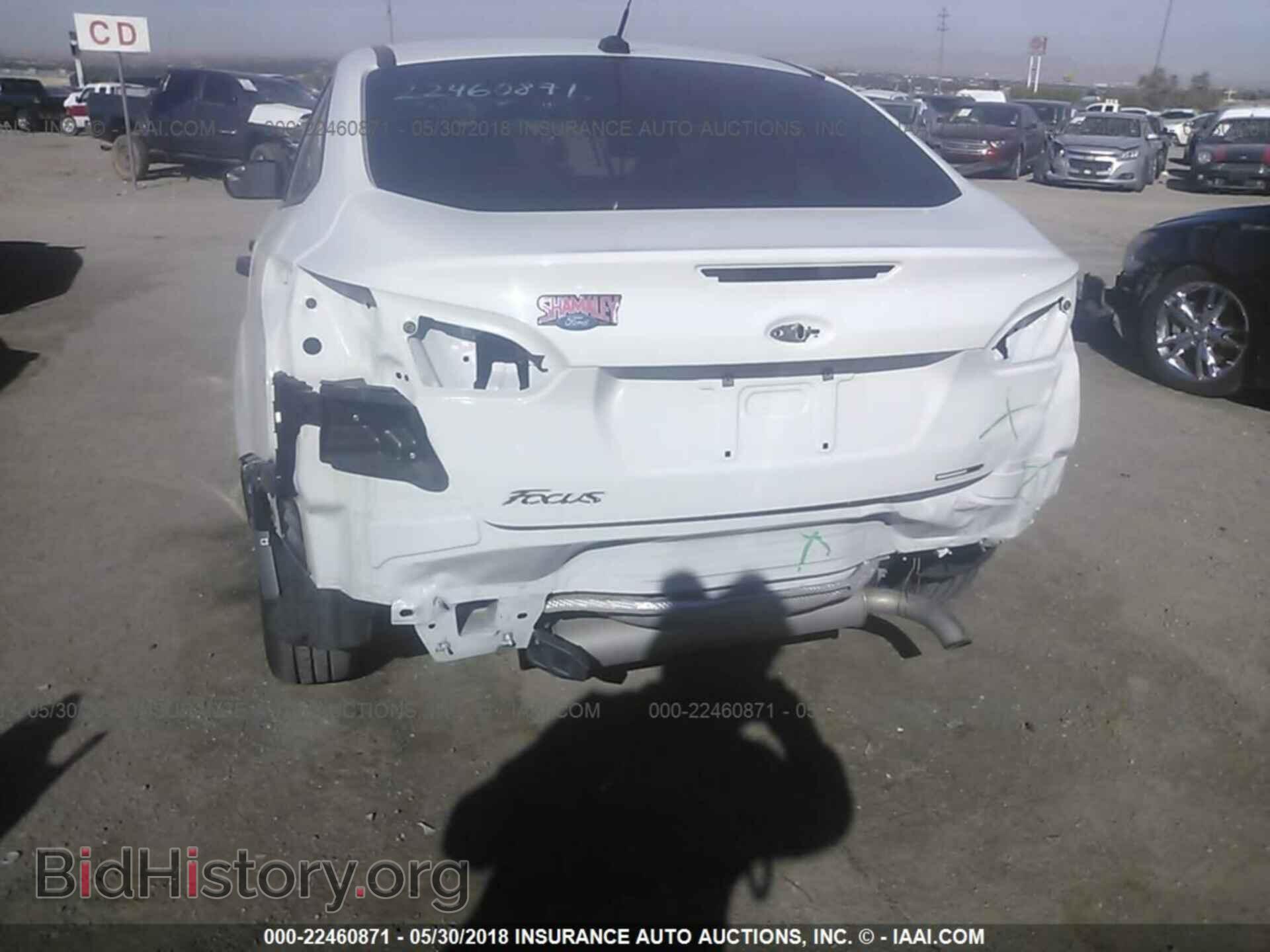 2016 Ford Focus - VIN: 1FADP3E28GL379207 - Photo 6