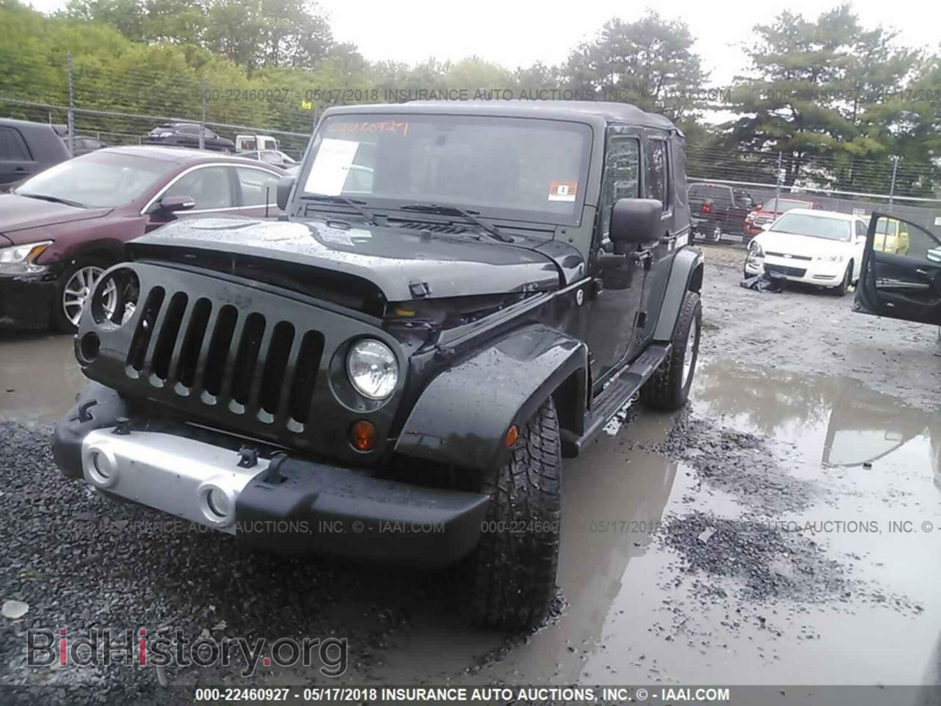 2011 Jeep Wrangler - VIN: 1J4HA5H19BL598675 - Фото 2