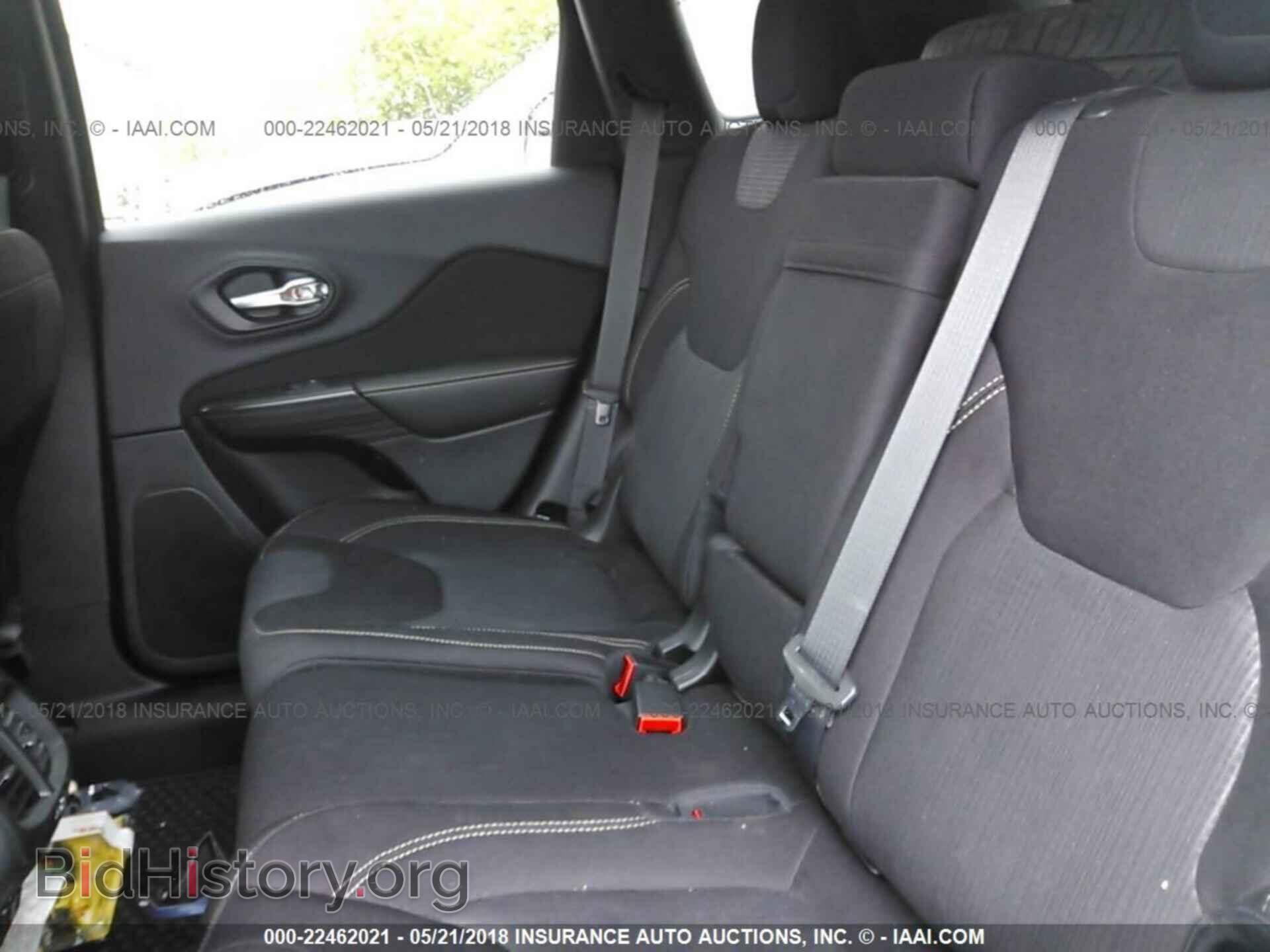 2015 Jeep Cherokee - VIN: 1C4PJMCS6FW704077 - Photo 8