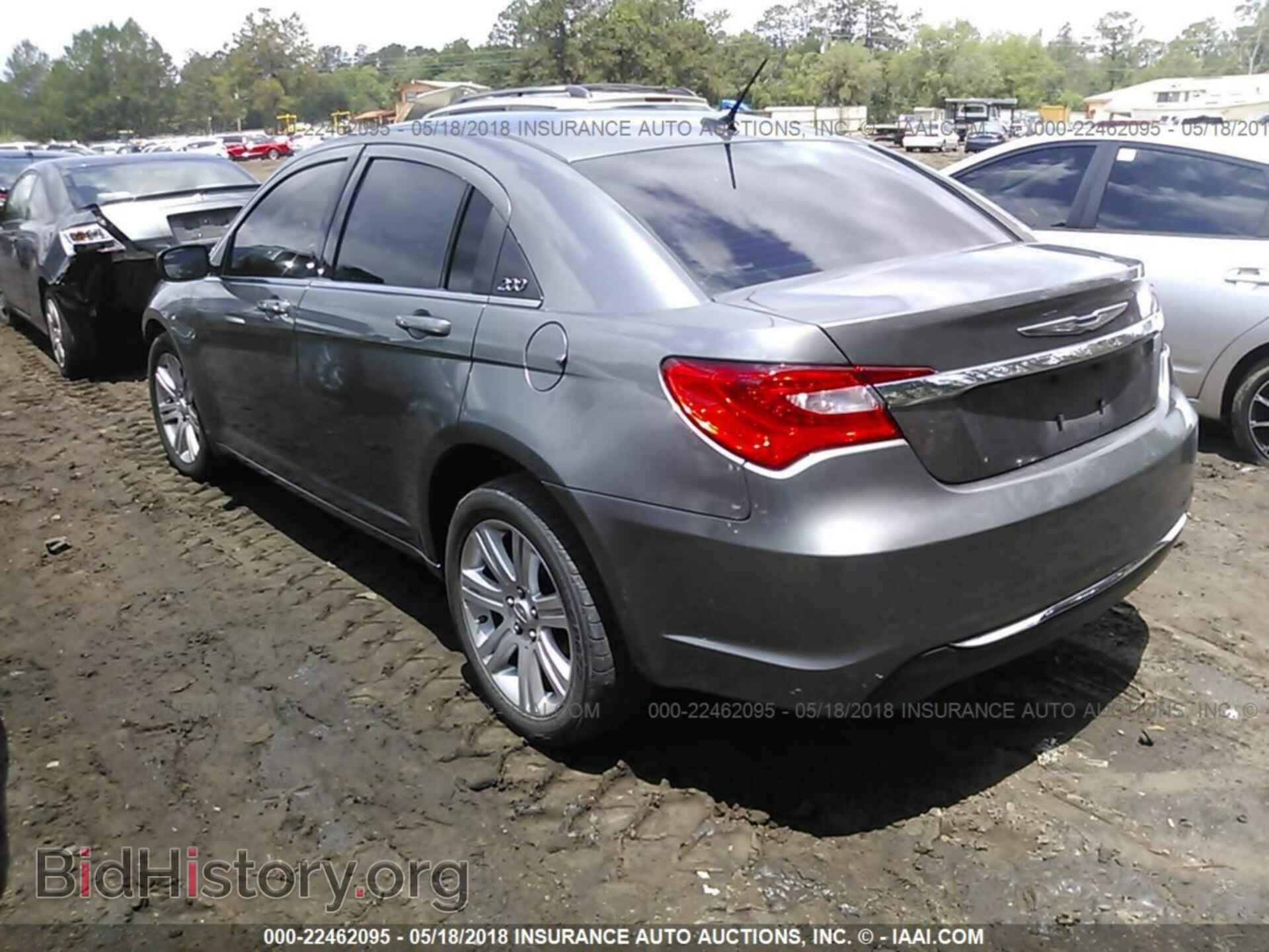 2013 Chrysler 200 - VIN: 1C3CCBAB5DN639942 - Photo 3